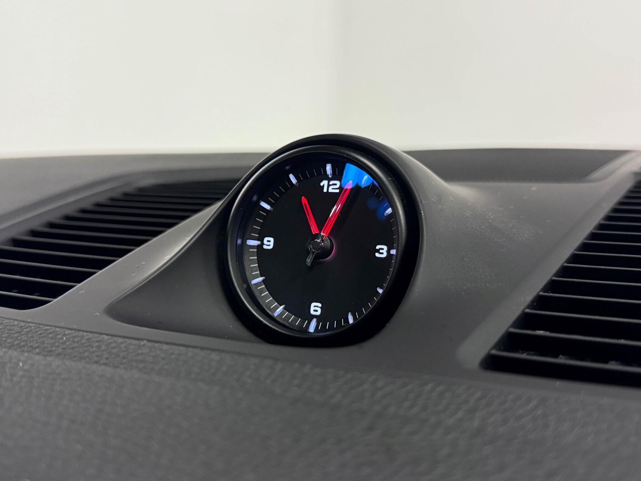 Porsche Cayenne view 45