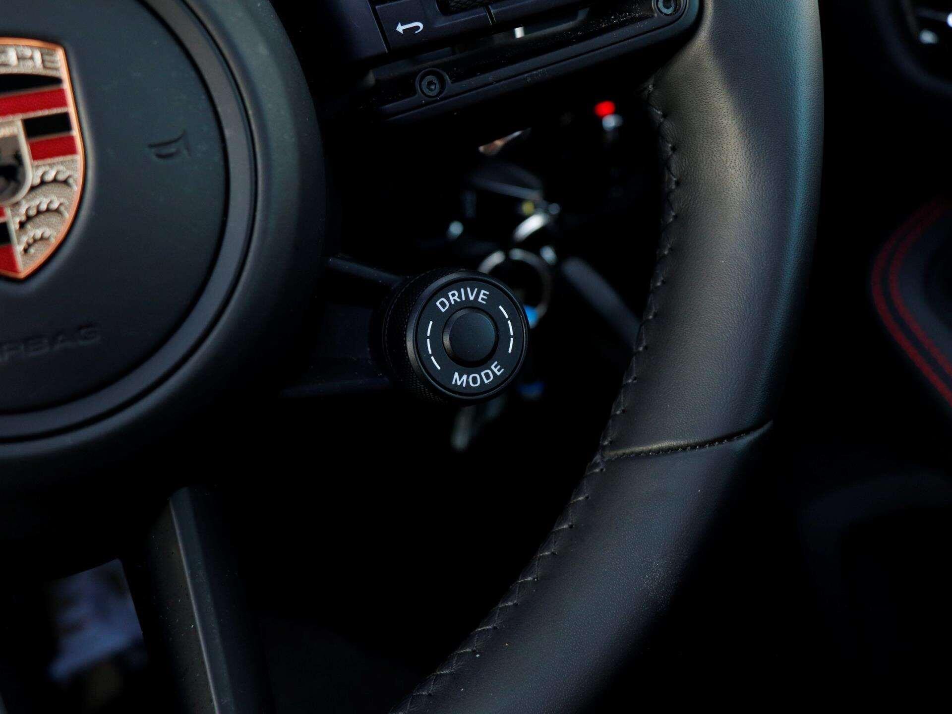 Porsche Macan view 22