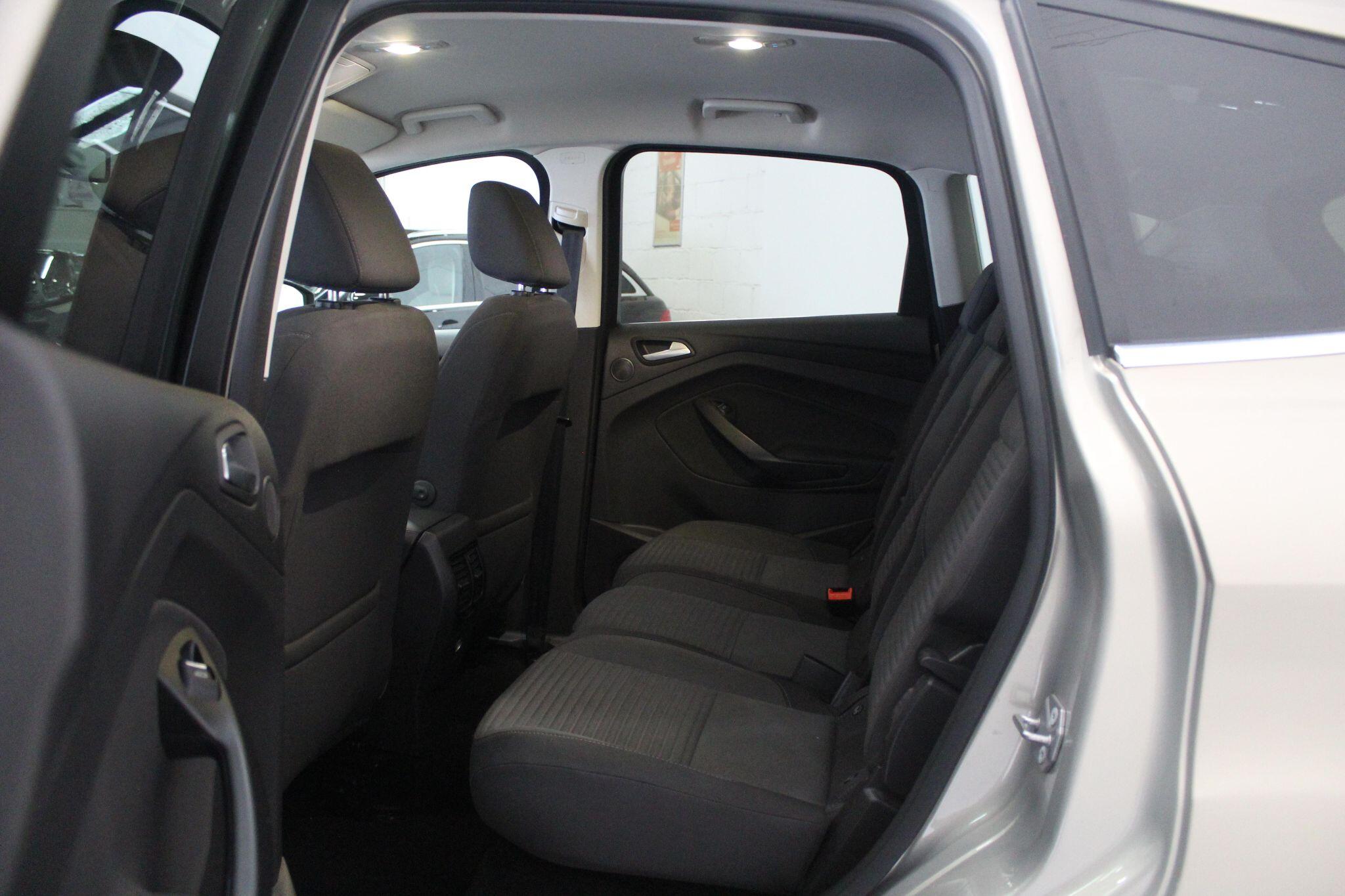 Ford C-Max view 50