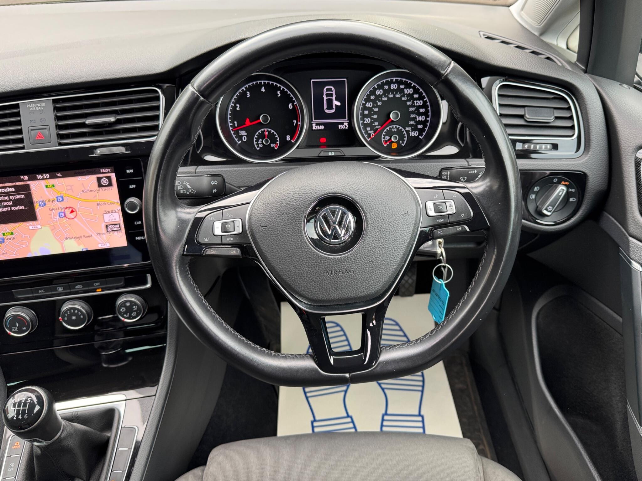 Volkswagen Golf view 31