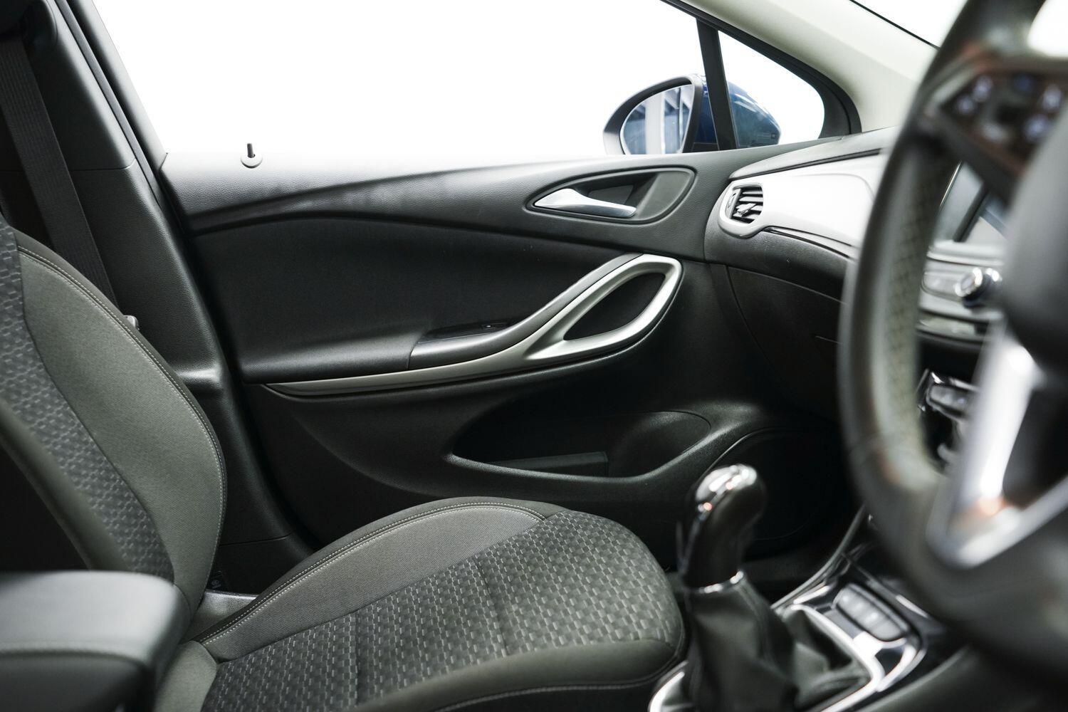 Vauxhall Astra view 21