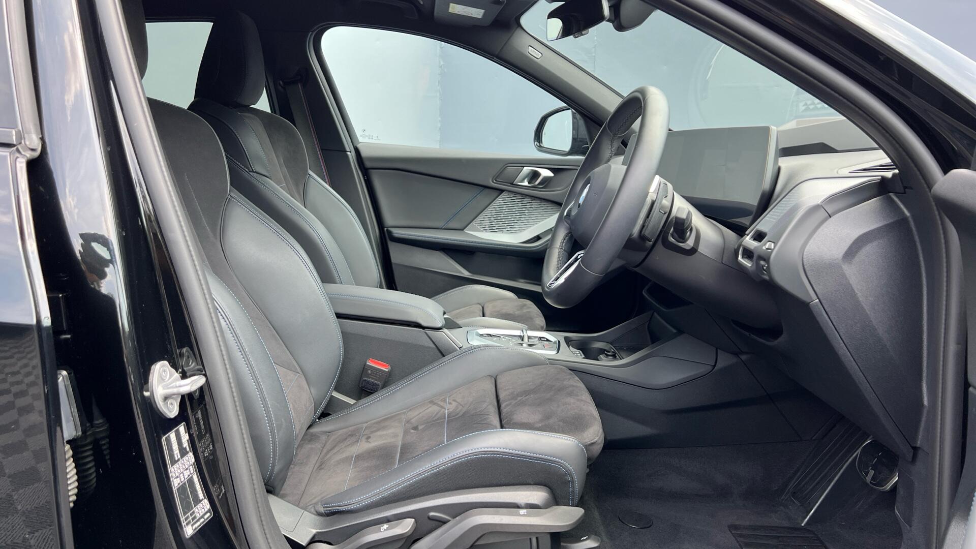 BMW 1 Series view 11