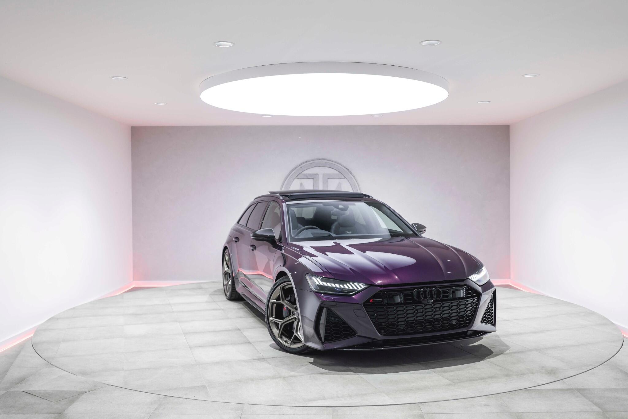 Audi RS6 Avant view 5