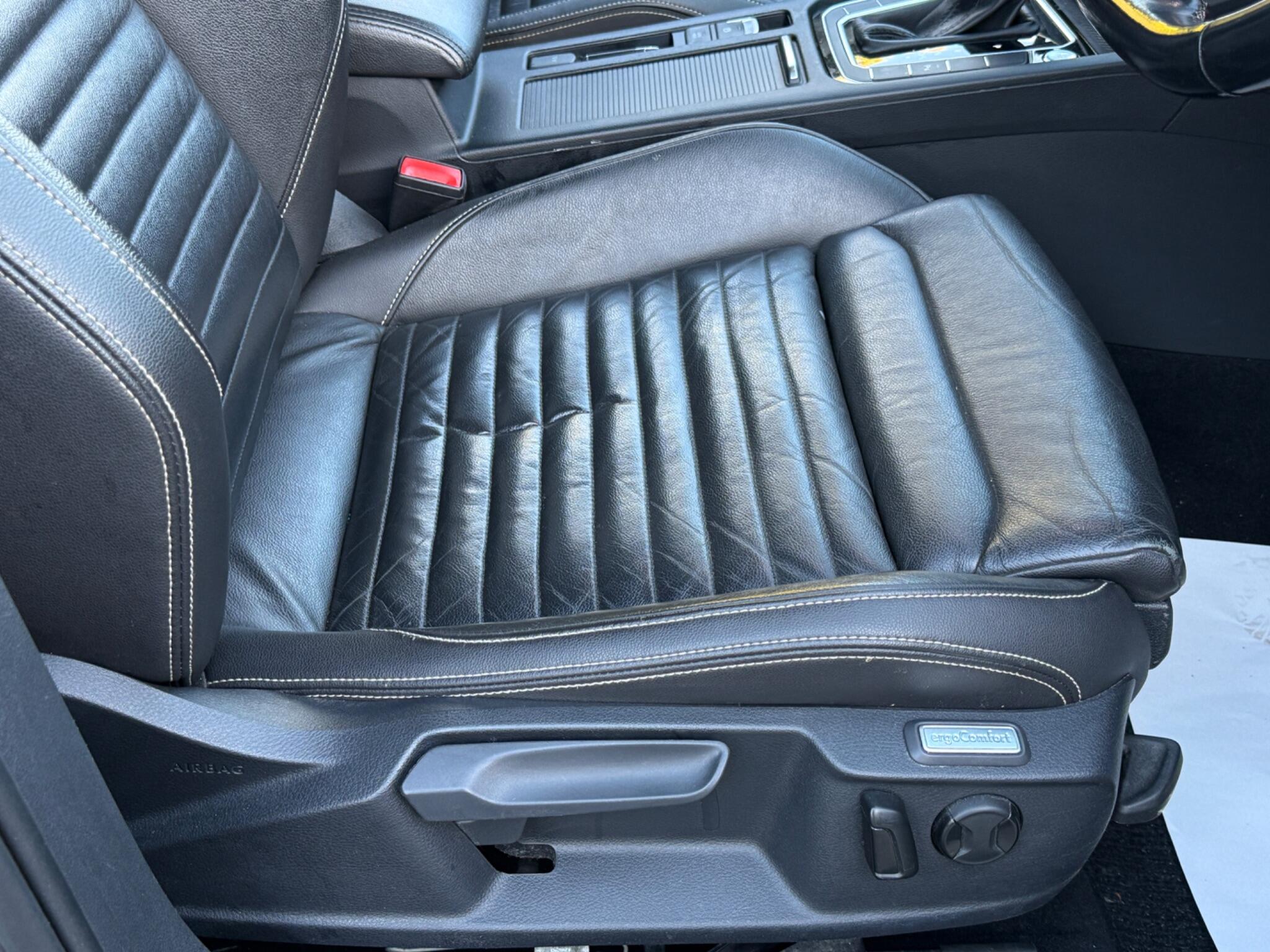 Volkswagen Passat - Image 36