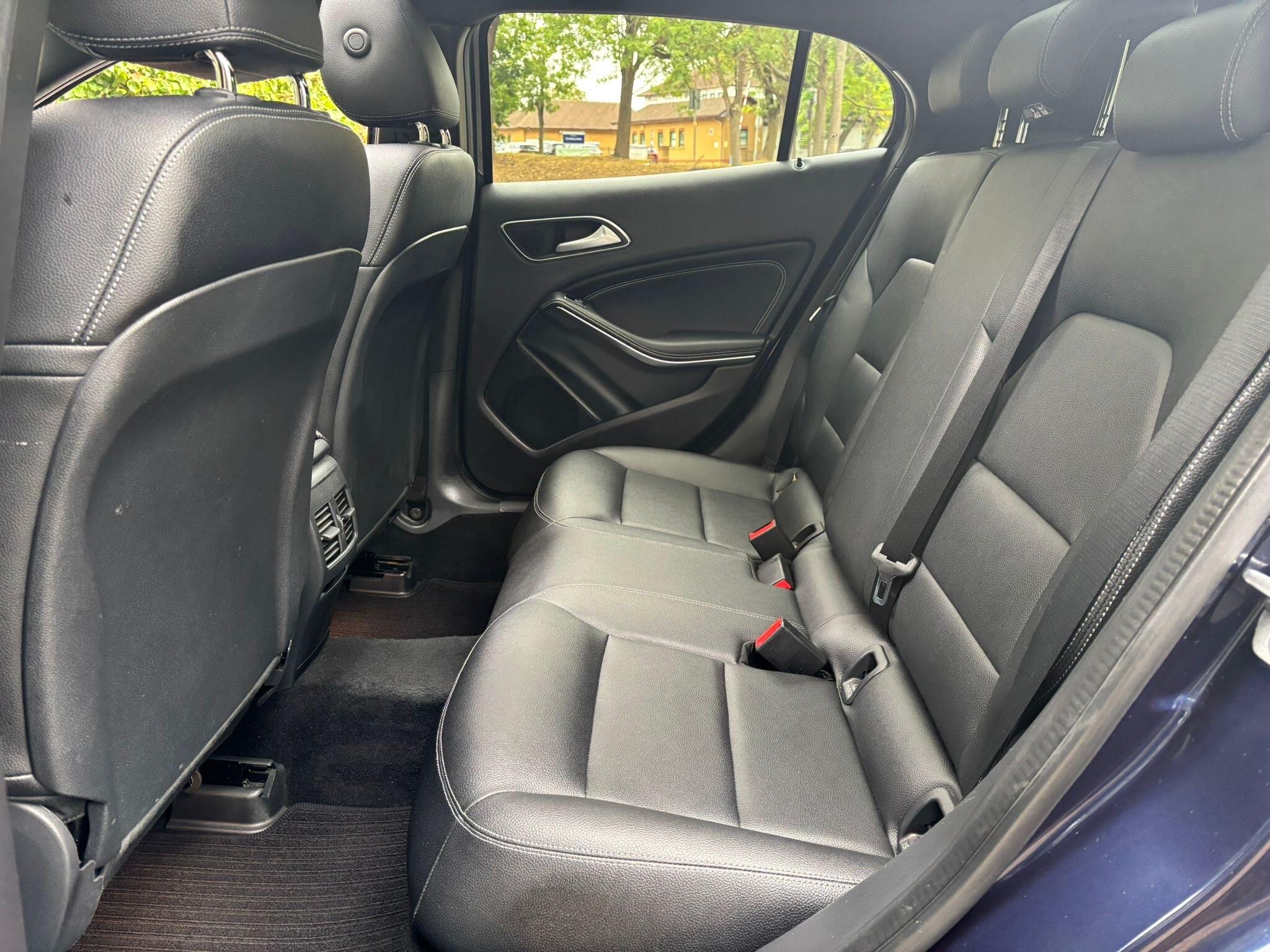 Mercedes-Benz GLA view 19
