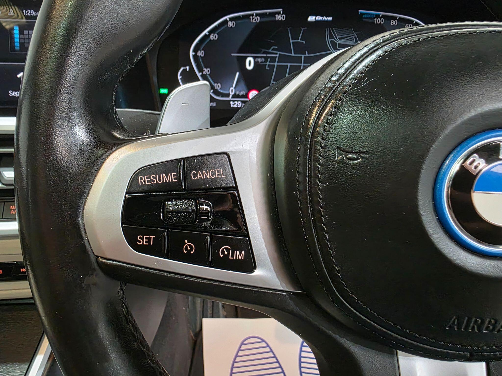 BMW 3 Series view 22