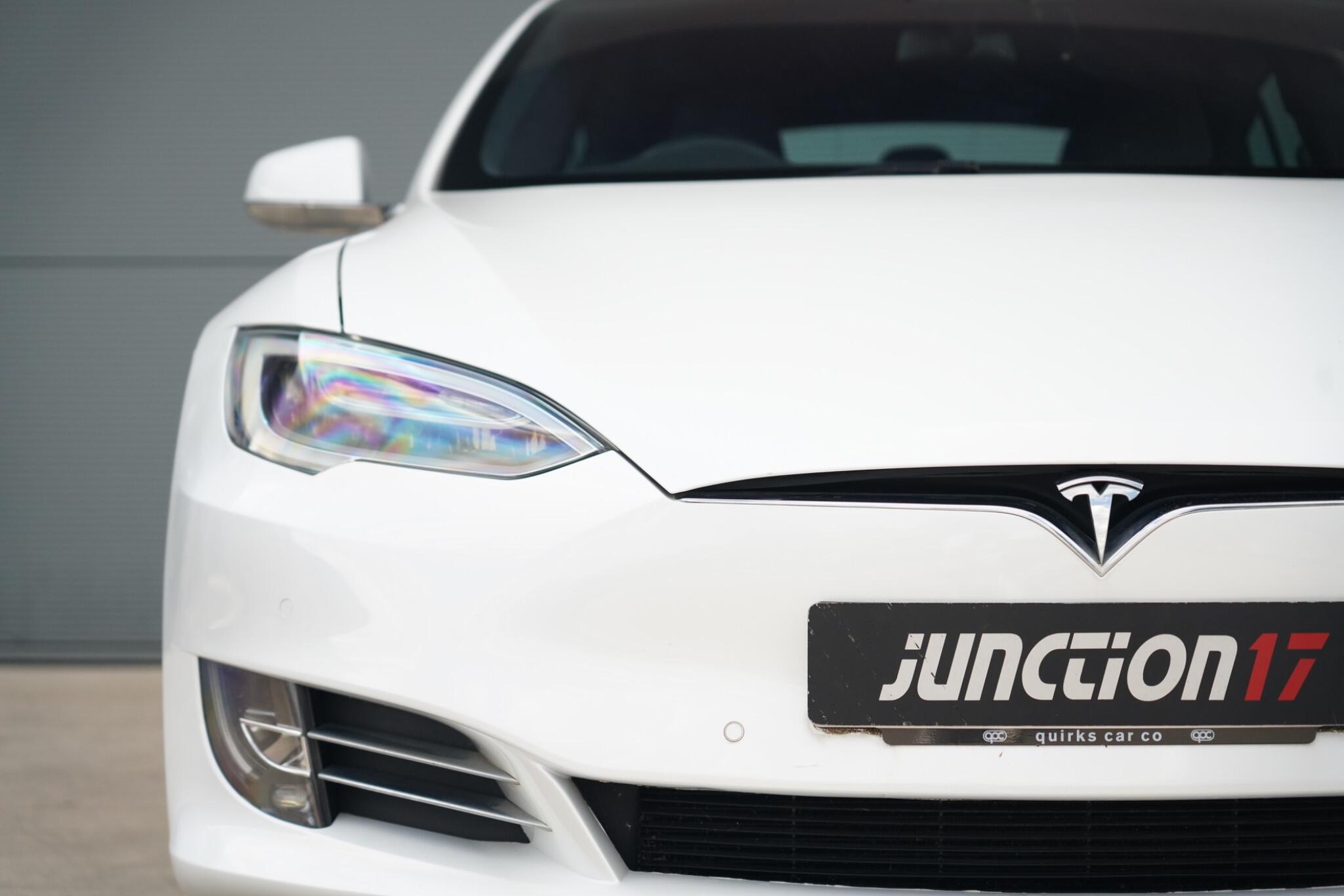 Tesla Model S view 22