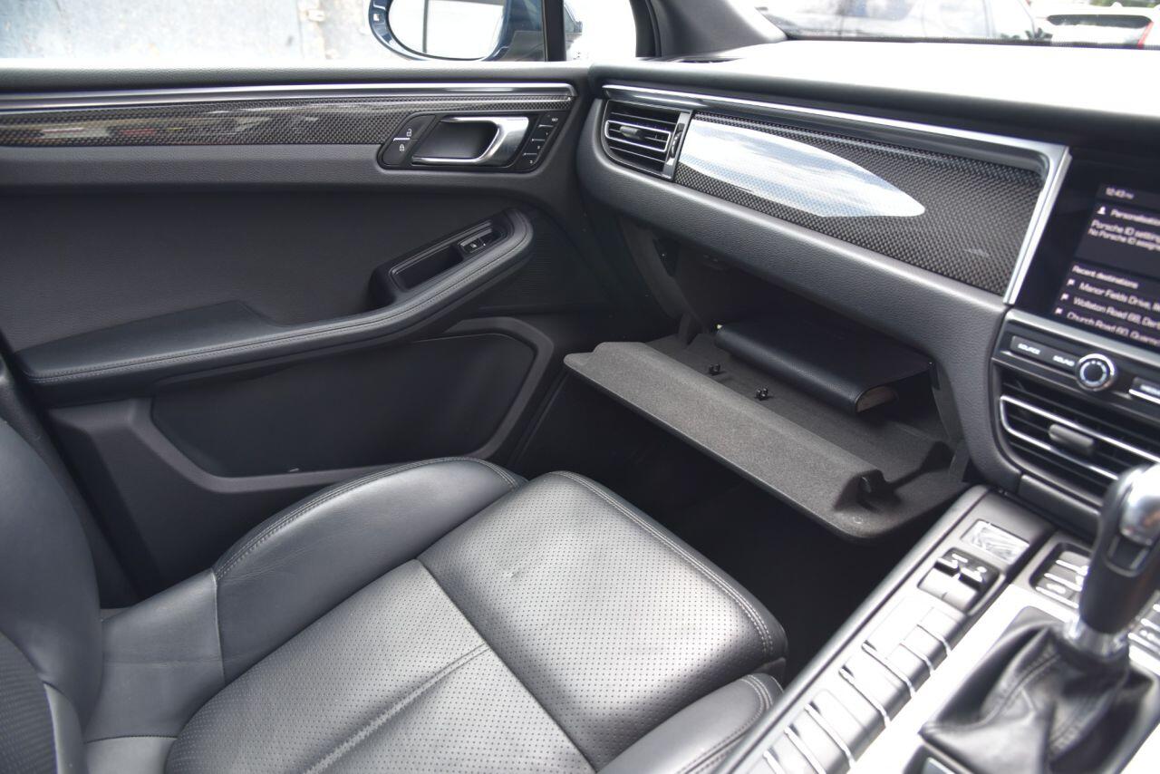 Porsche Macan view 50