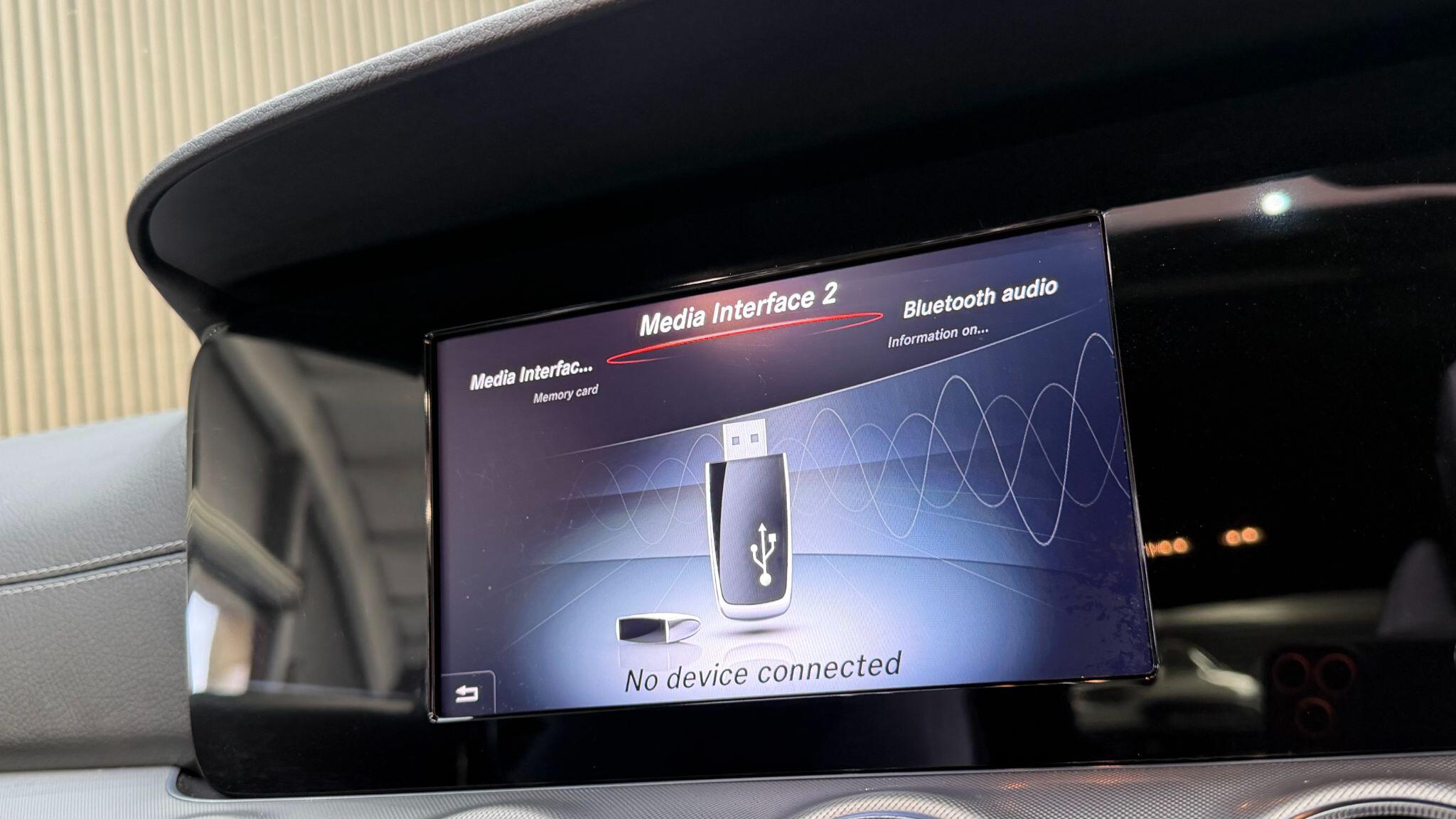 Mercedes-Benz E-Class view 24