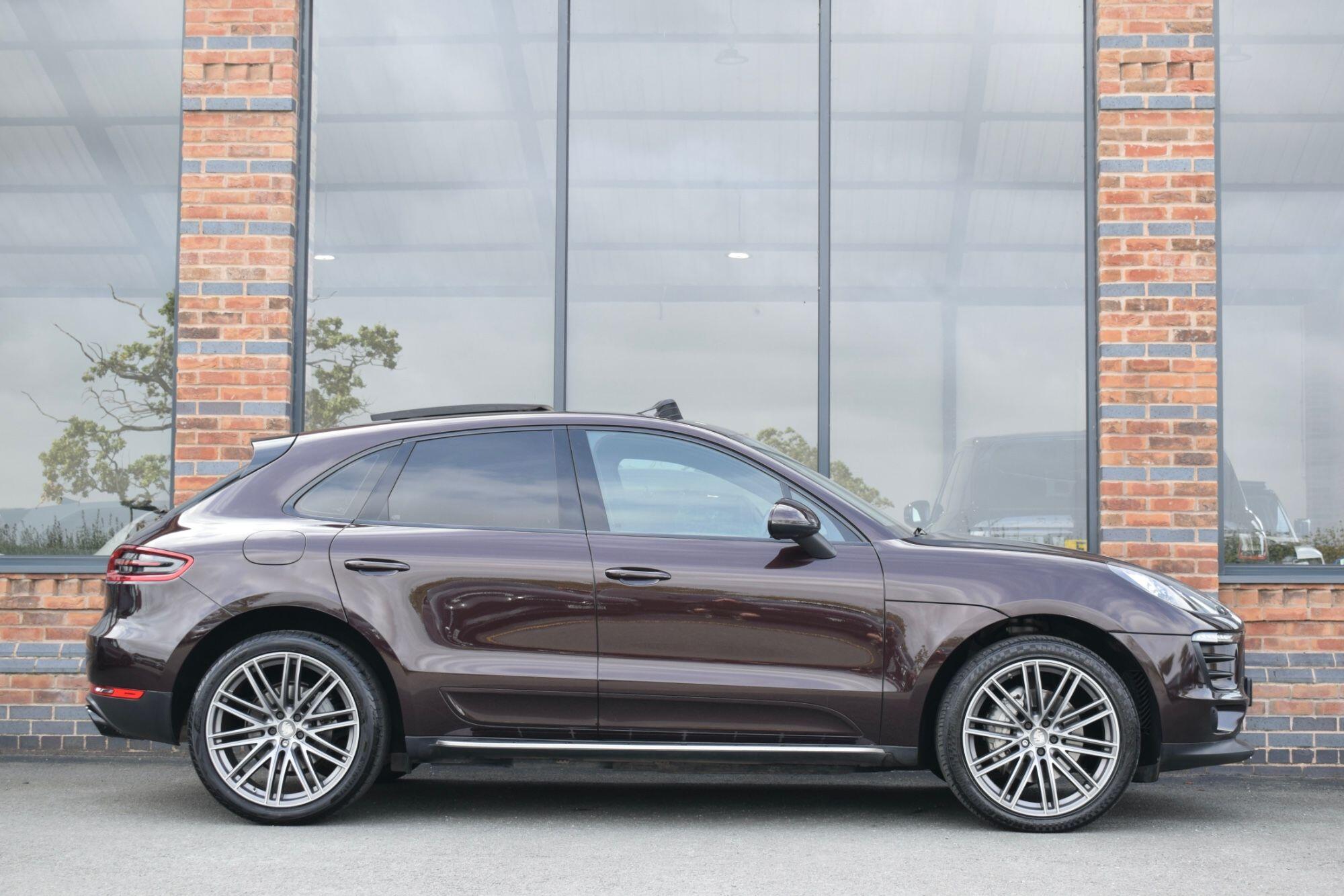 Porsche Macan view 9