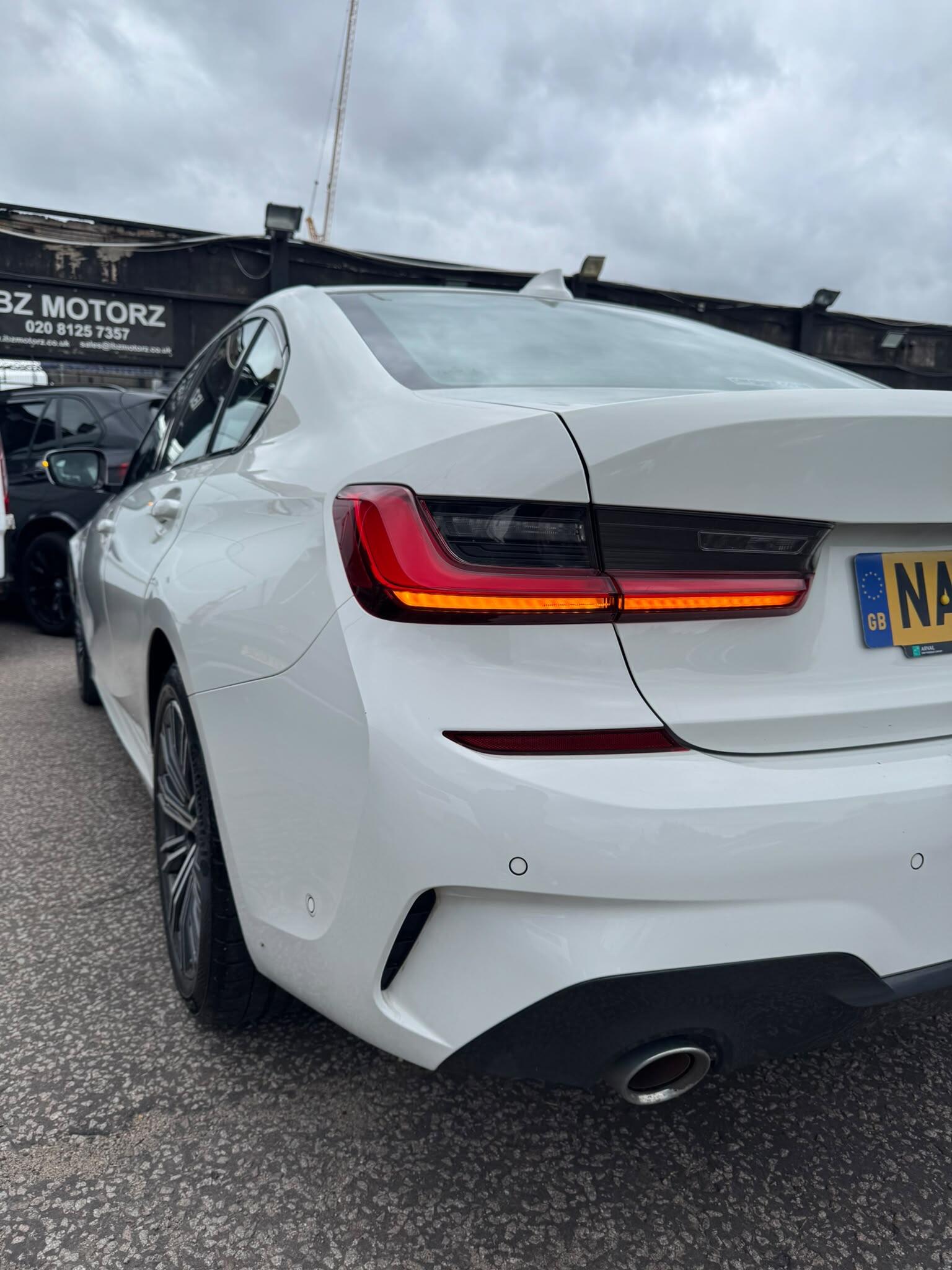 BMW 3 Series view 23