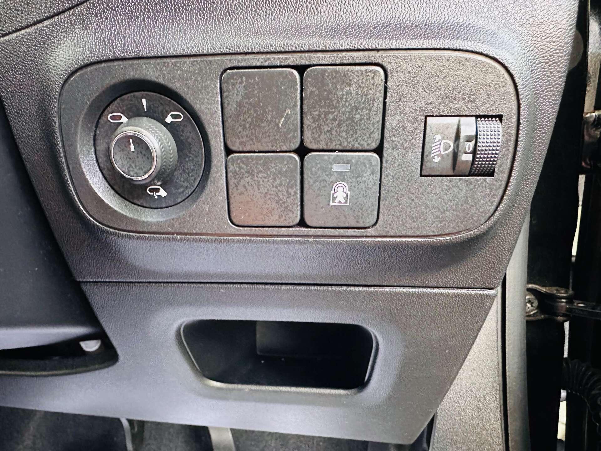 Citroen C3 view 25