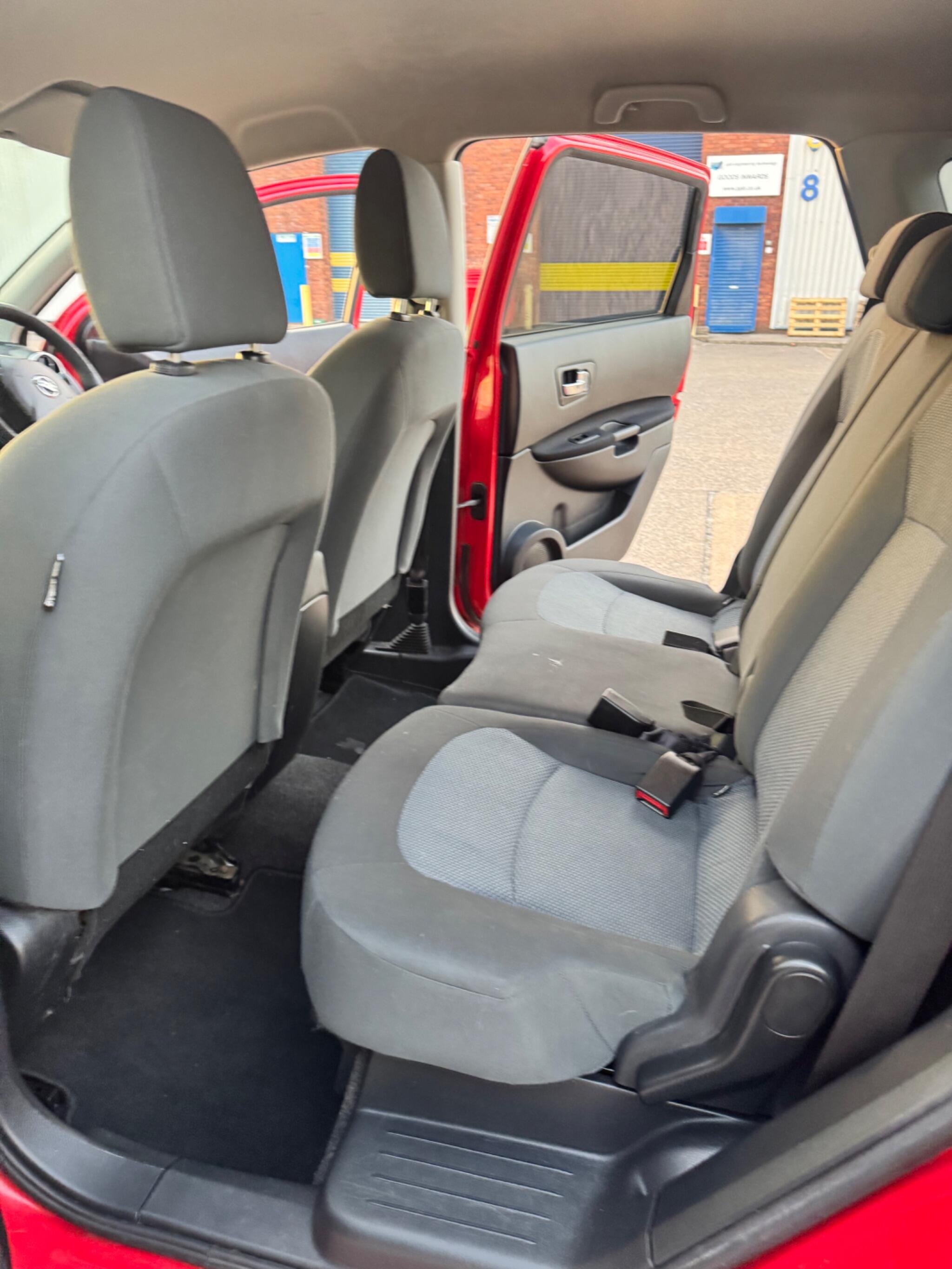 Nissan Qashqai+2 view 26