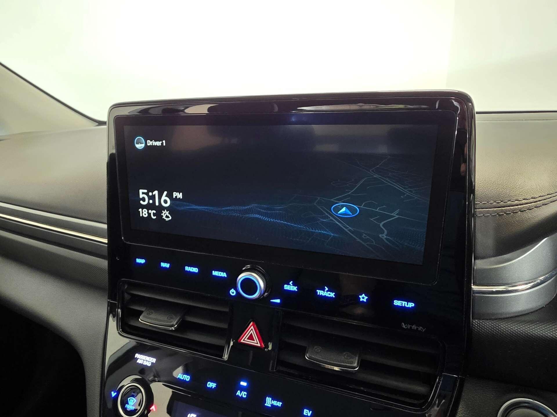 Hyundai Ioniq view 40