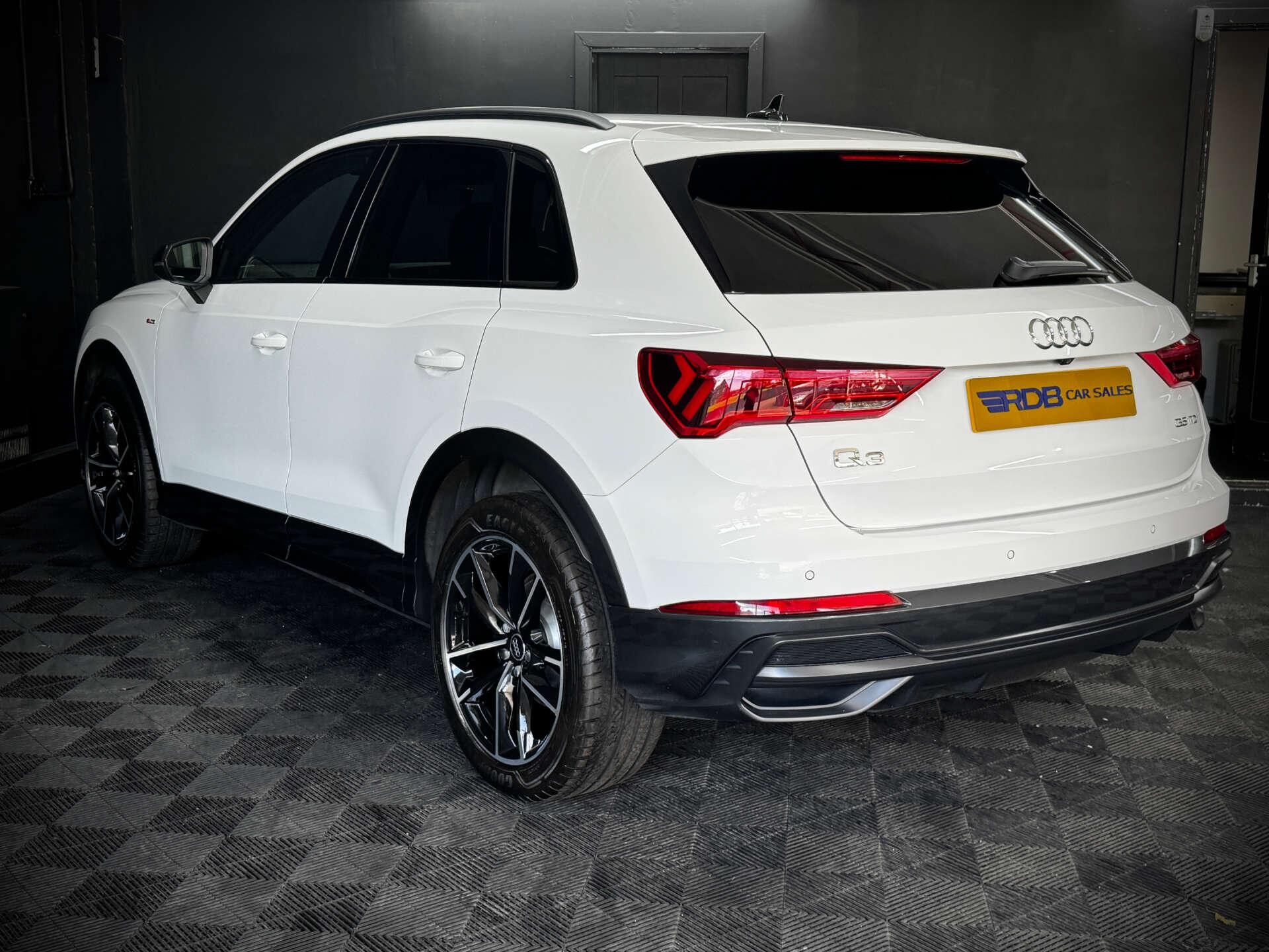 Audi Q3 view 29