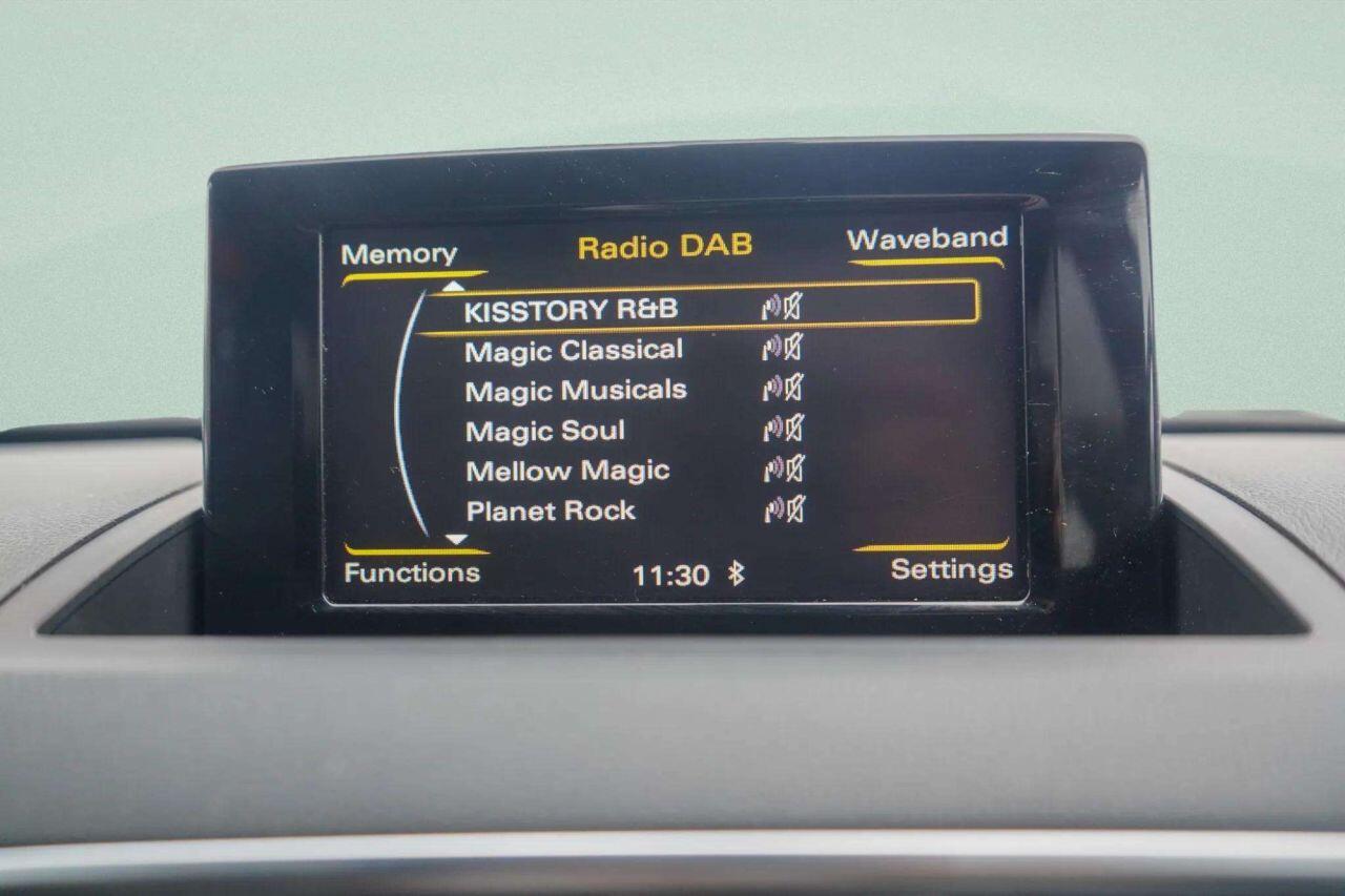 Audi Q3 view 28