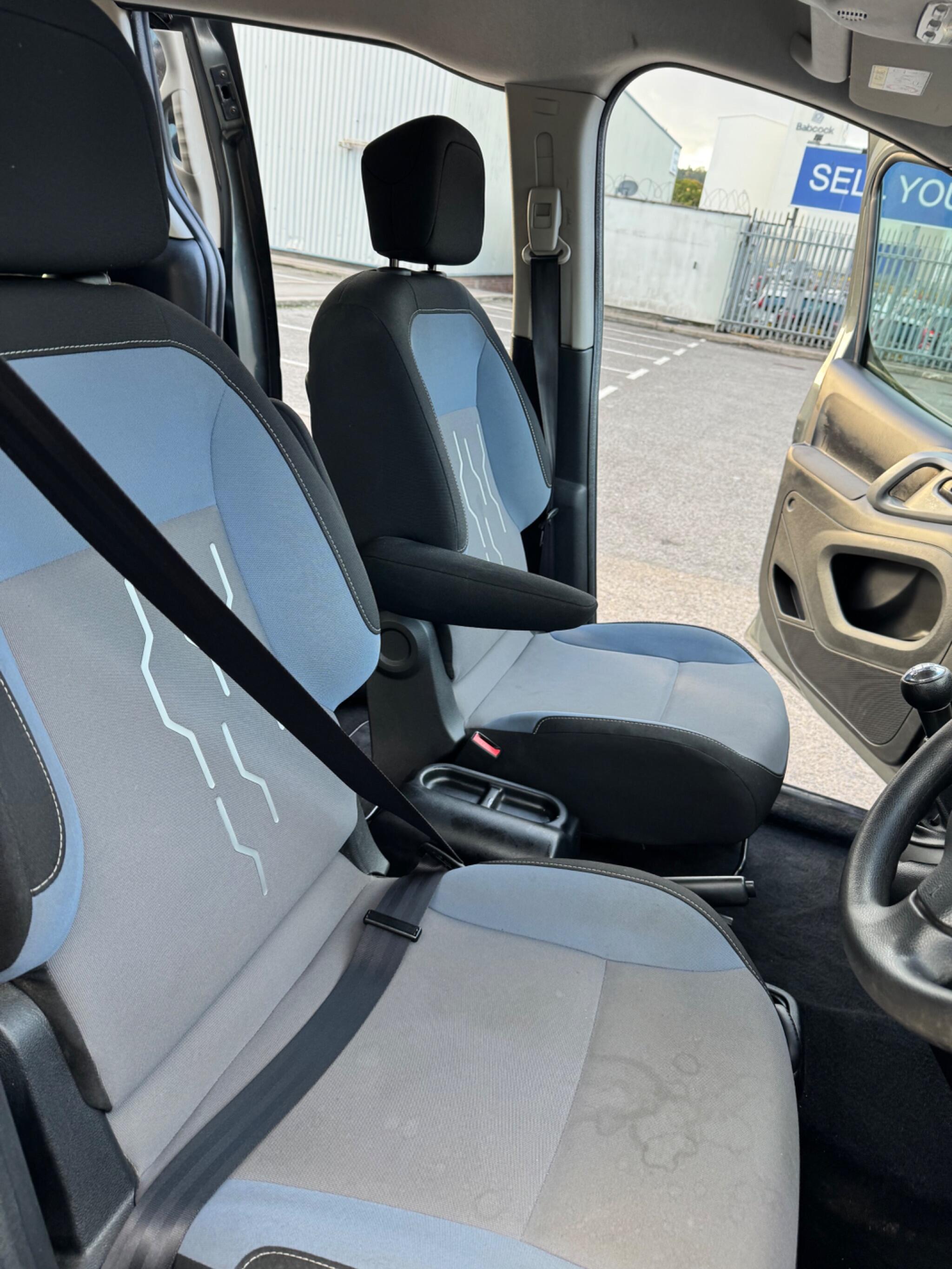 Peugeot Partner Tepee view 24