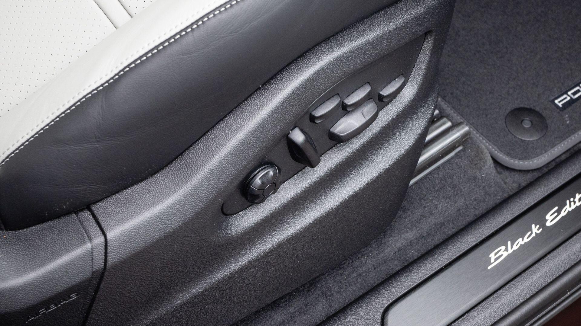 Porsche Cayenne view 16
