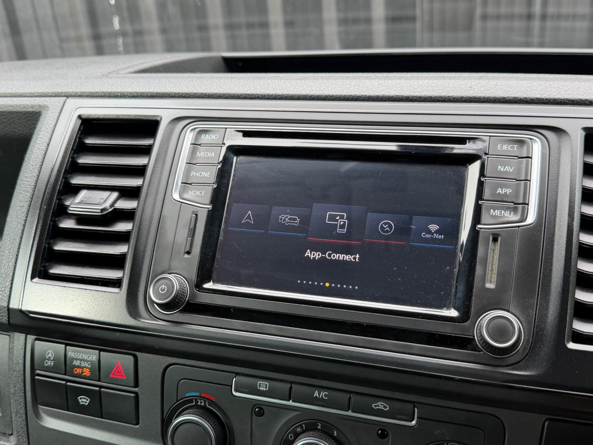 Volkswagen Transporter view 38