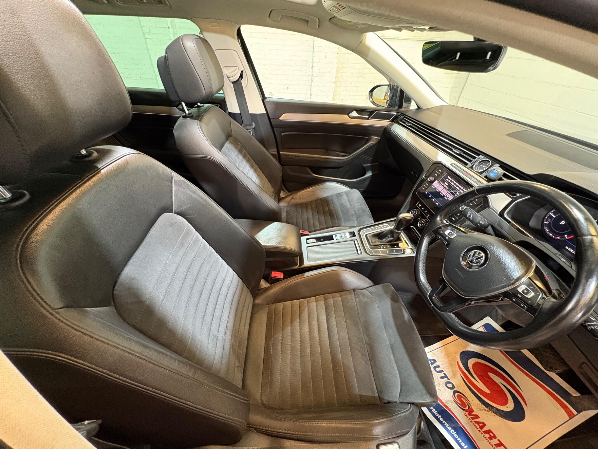 Volkswagen Passat view 33