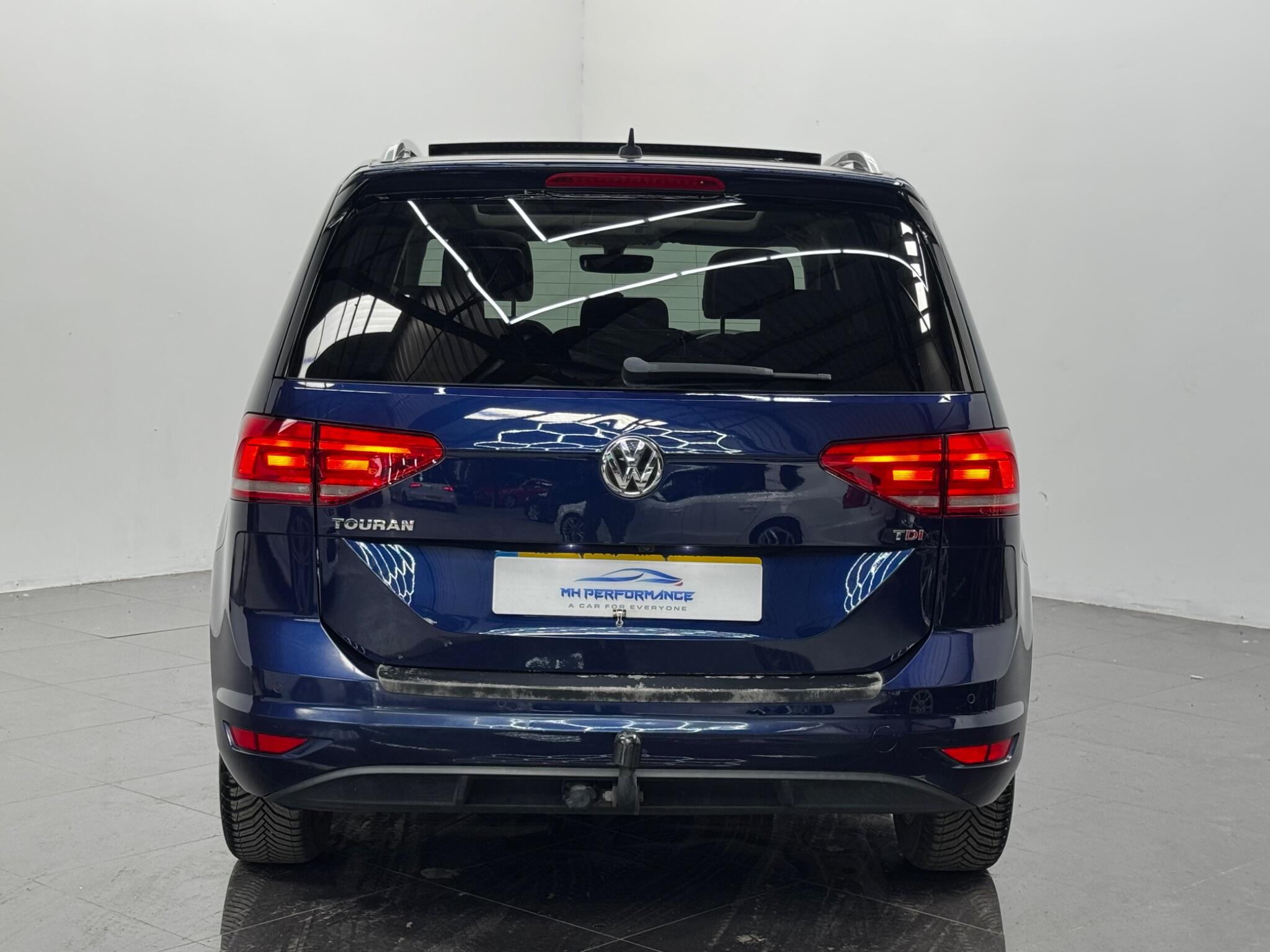 Volkswagen Touran view 66