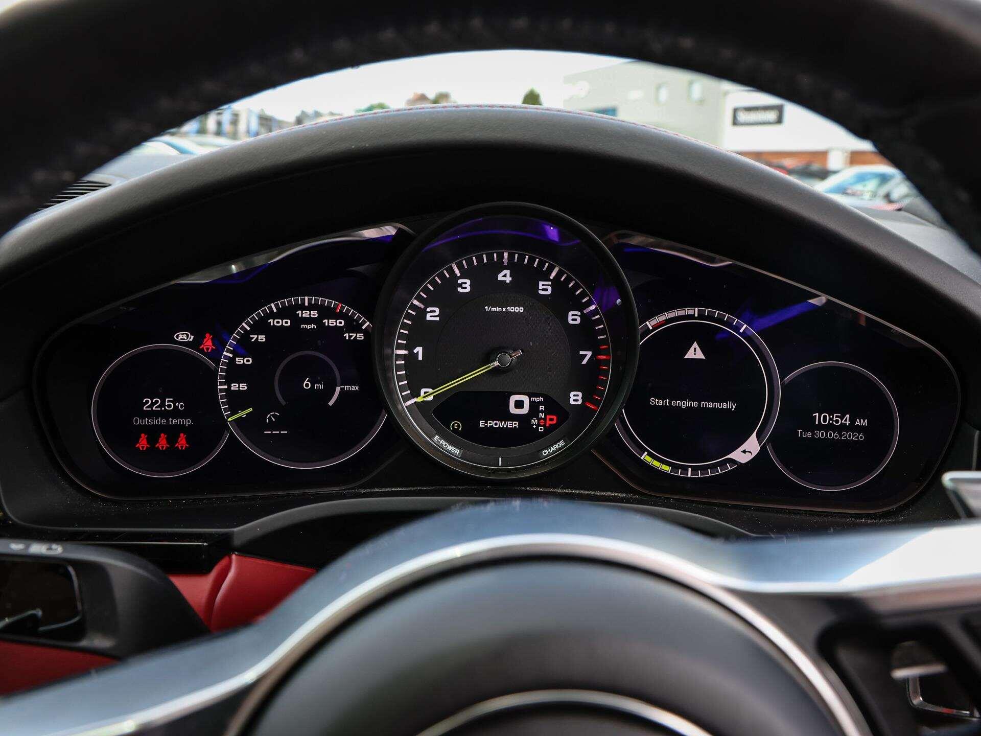 Porsche Cayenne view 21