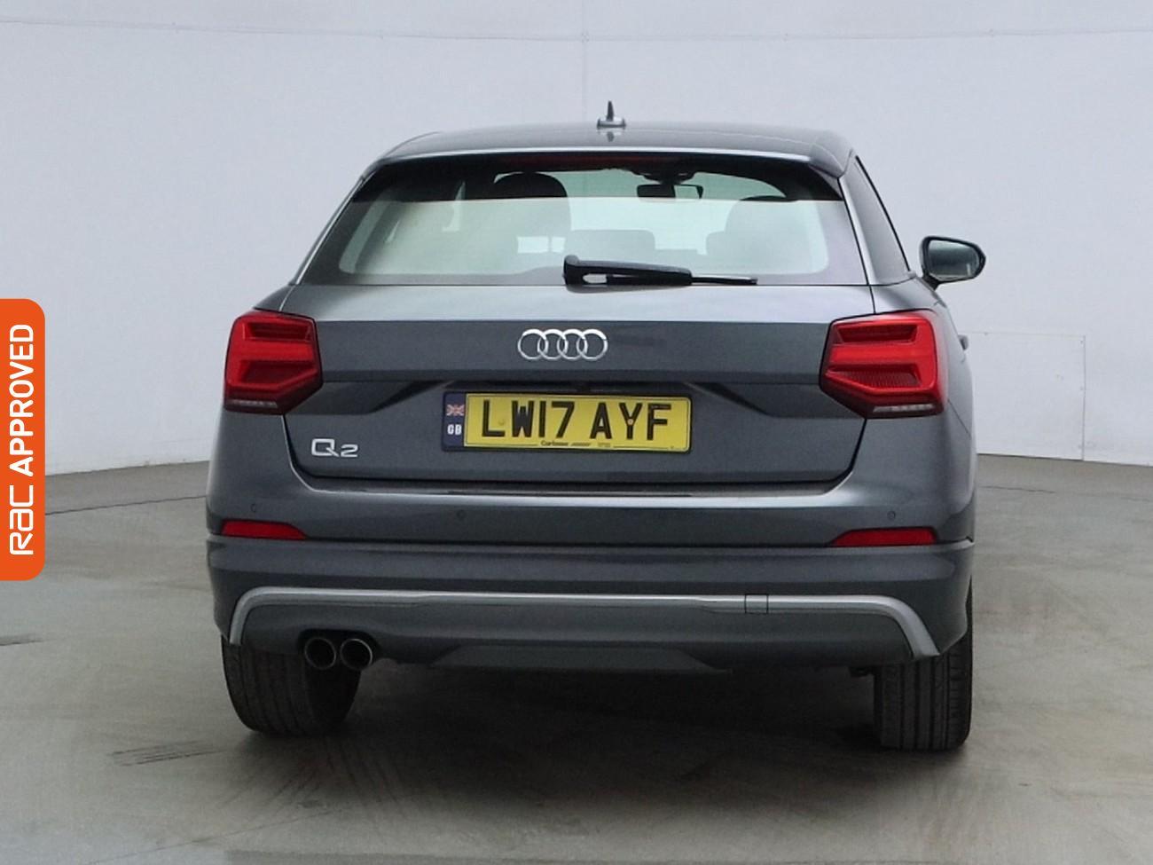 Audi Q2 view 8