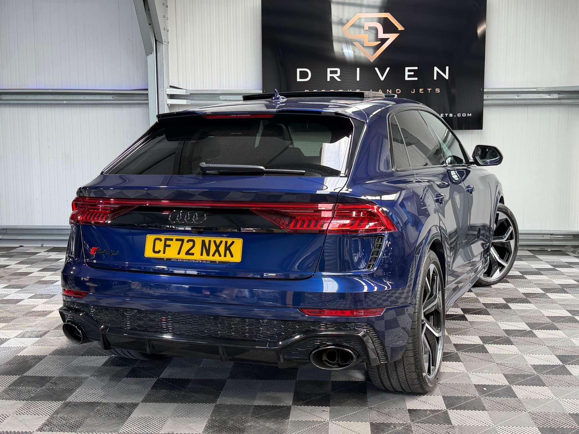 Audi RSQ8 view 13