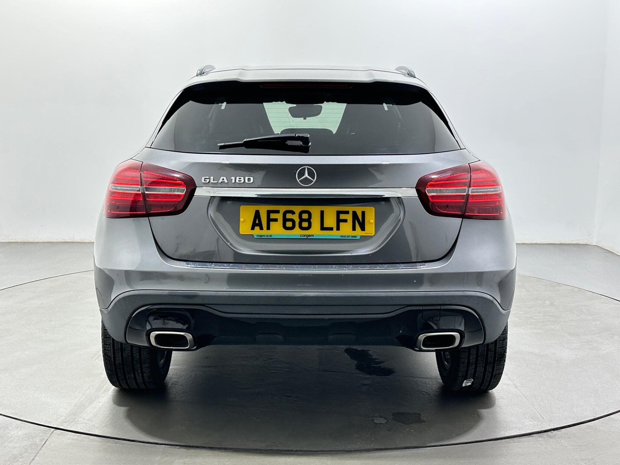 Mercedes-Benz Gla view 7