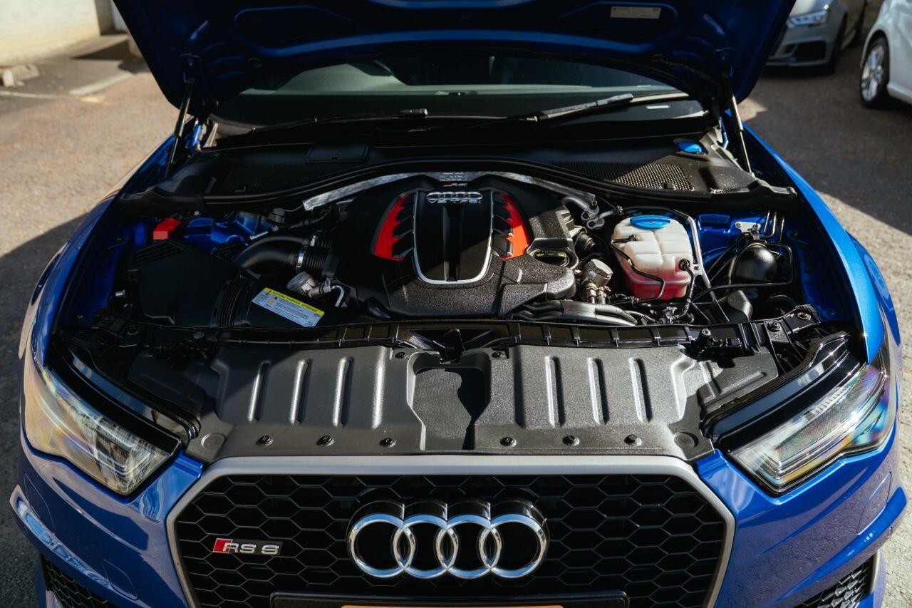 Audi RS6 view 32