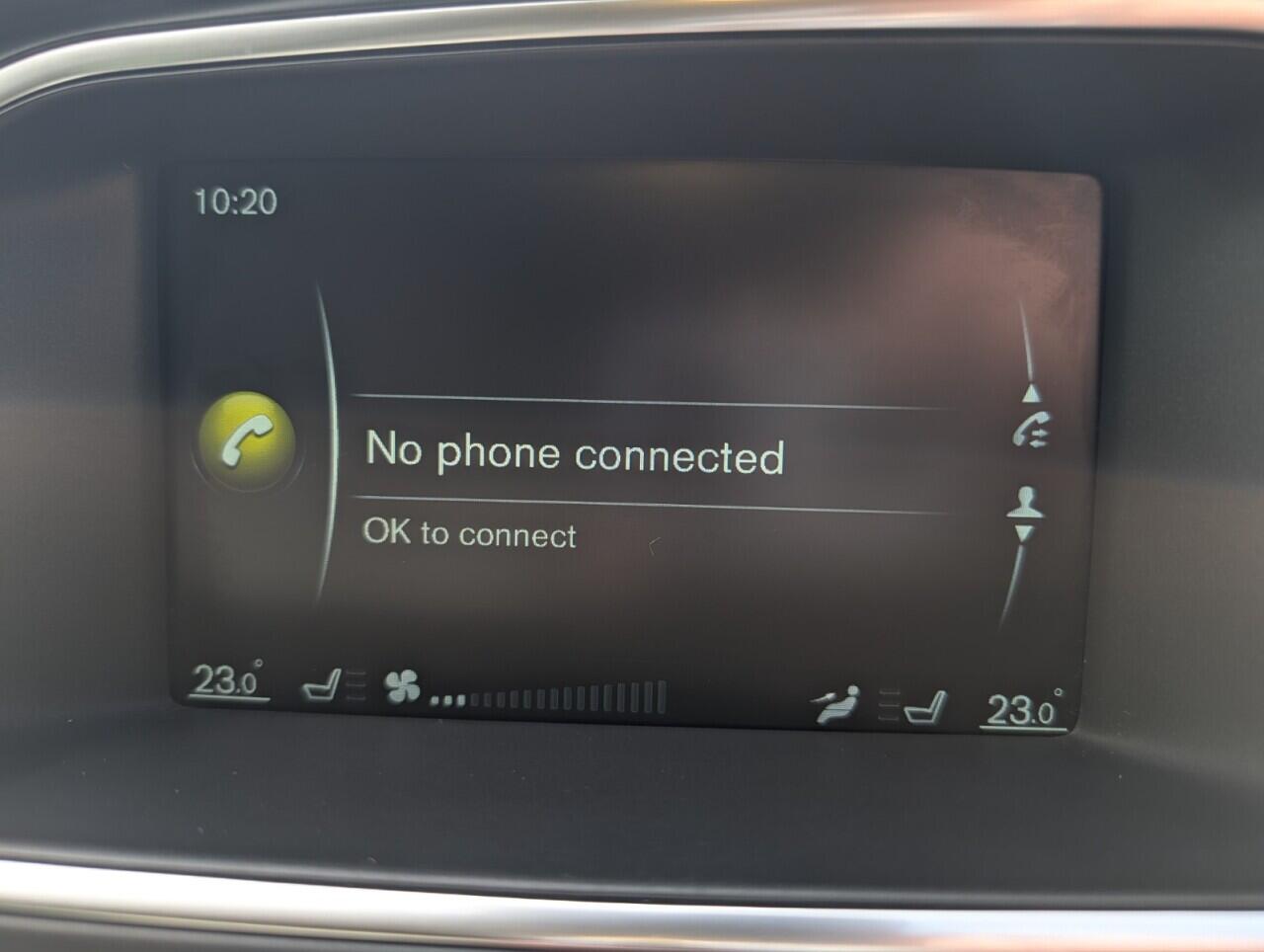 Volvo V40 Cross Country view 37