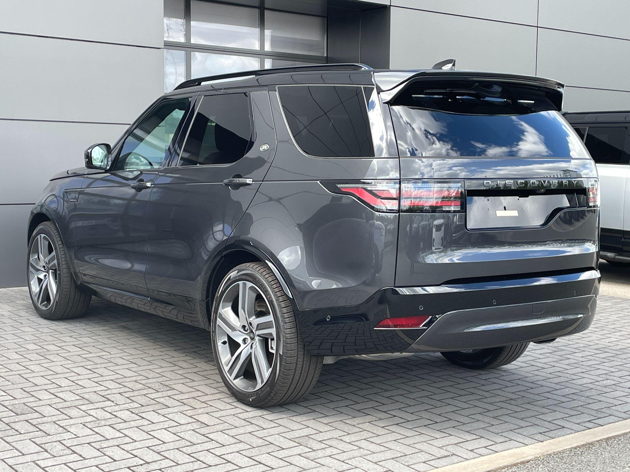Land Rover Discovery view 5