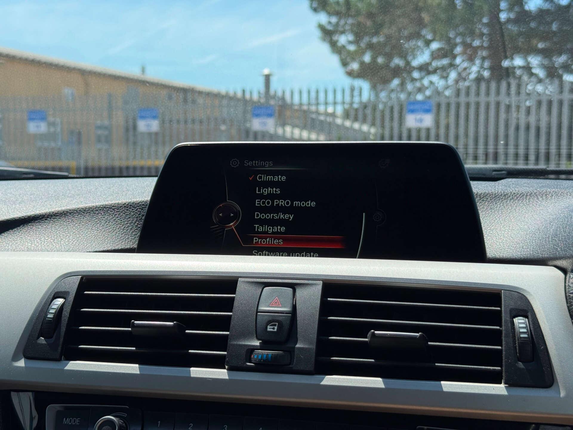 BMW 3 Series view 80