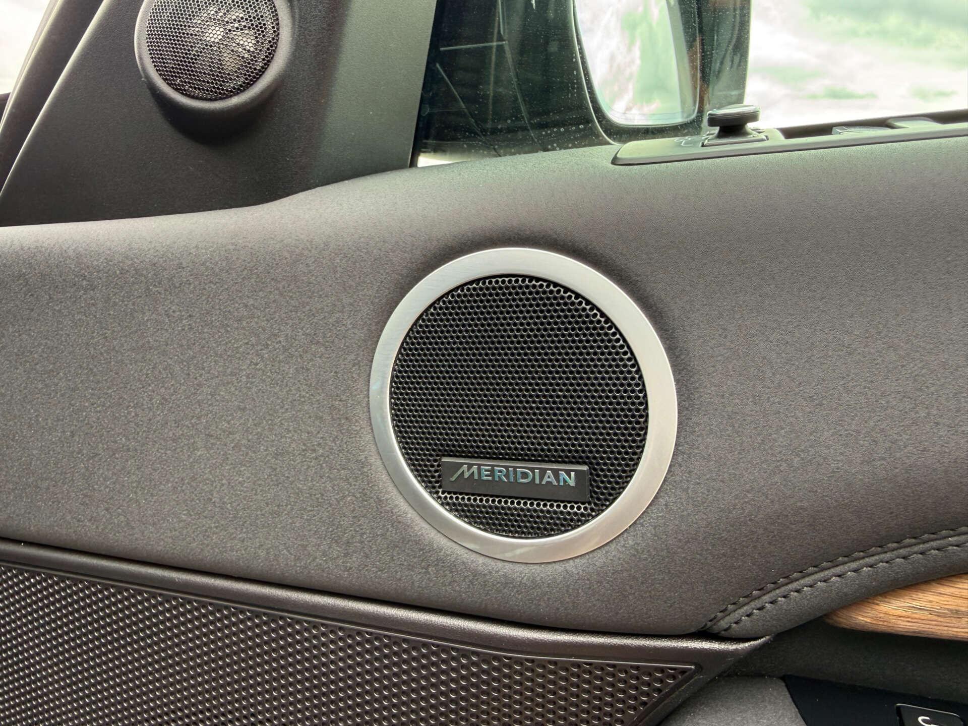 Land Rover Discovery view 40