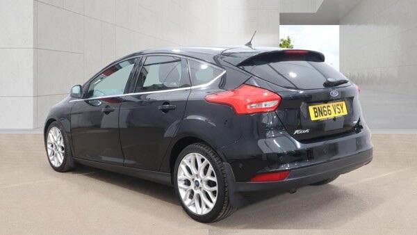 Ford Focus view 6