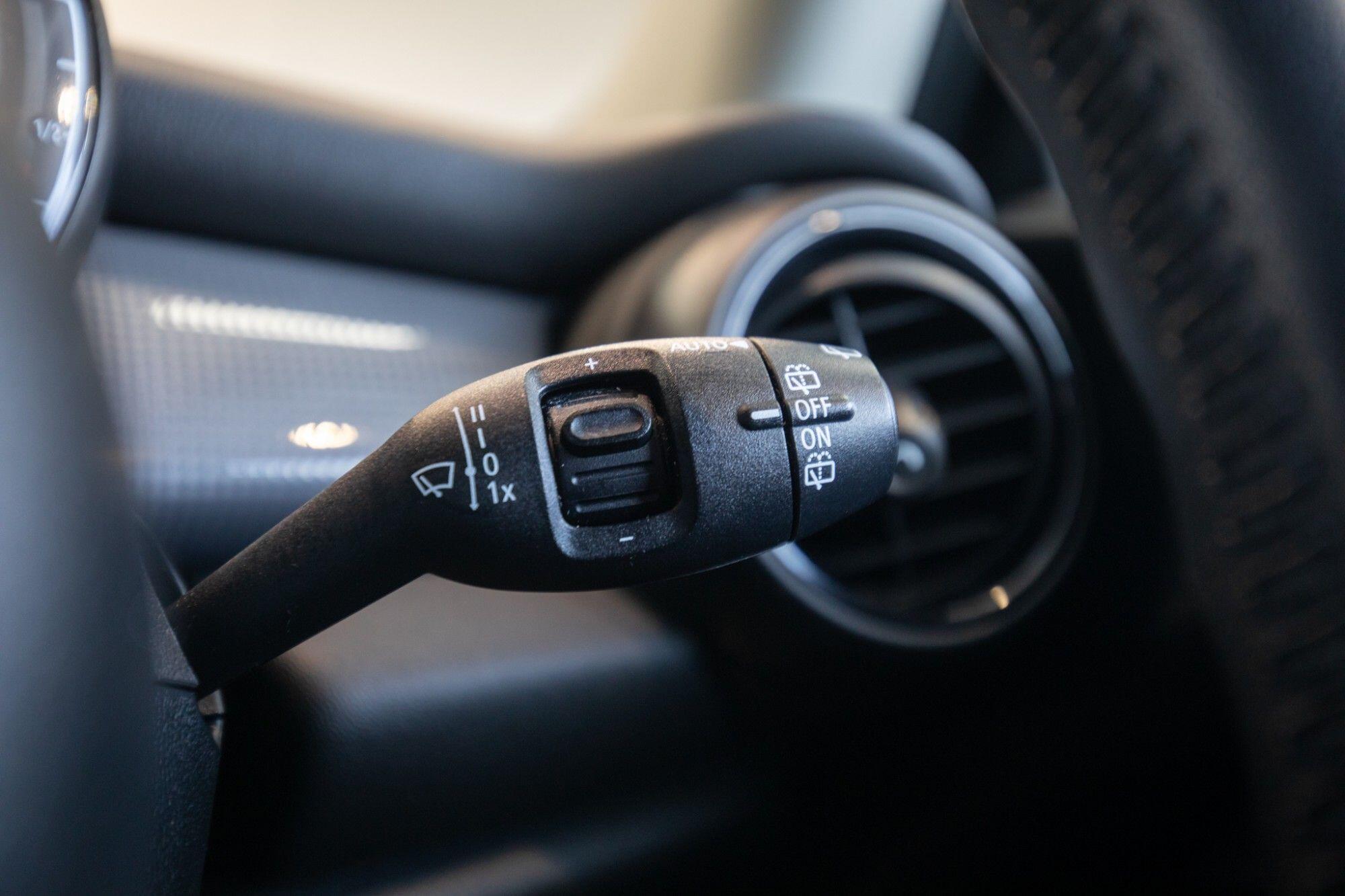 Mini Hatch view 18