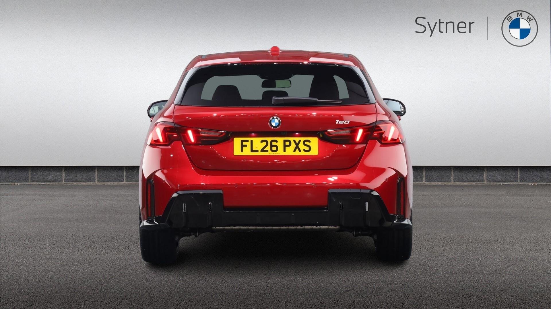 BMW 1 Series view 15