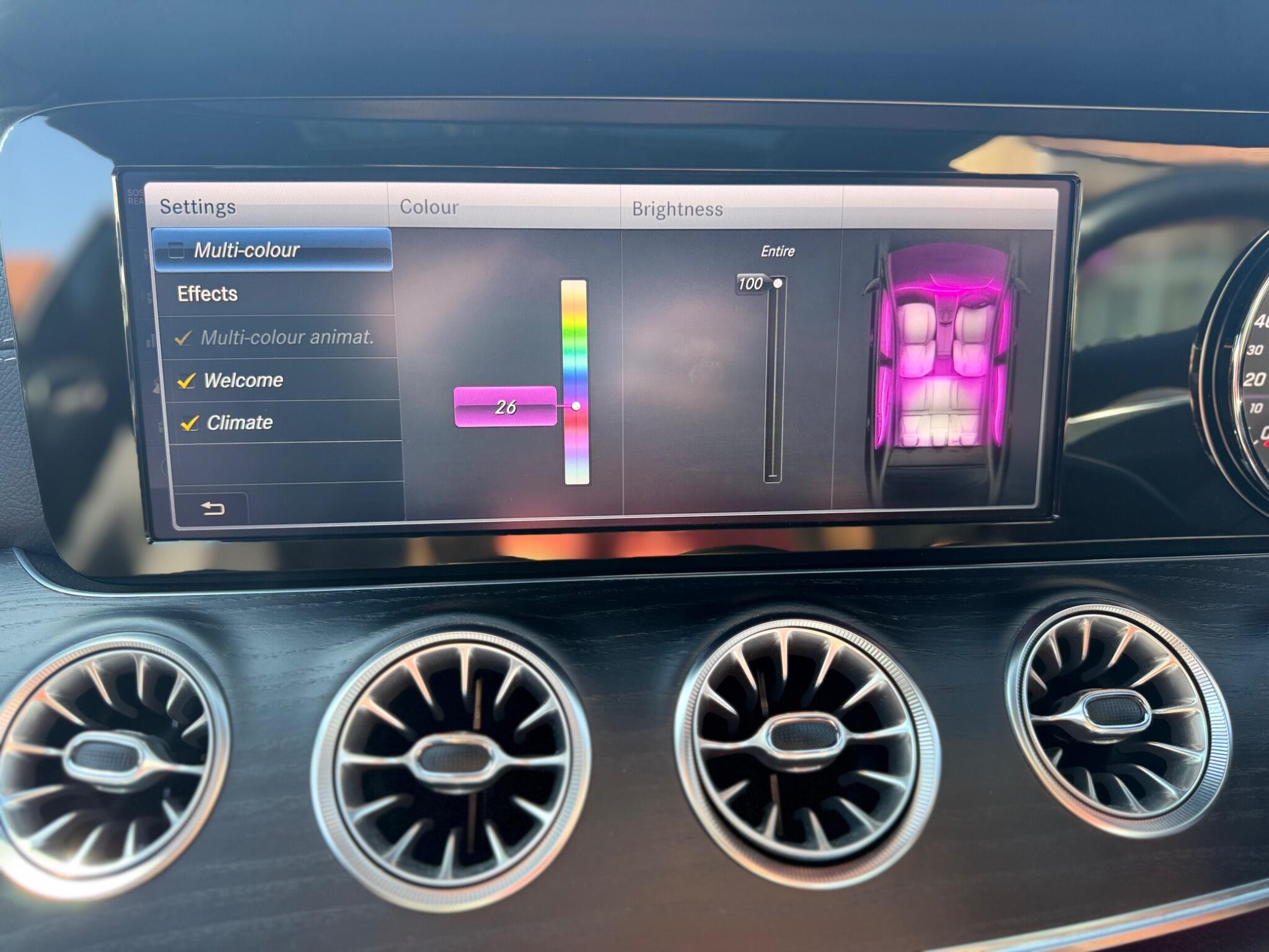 Mercedes-Benz E-Class view 26