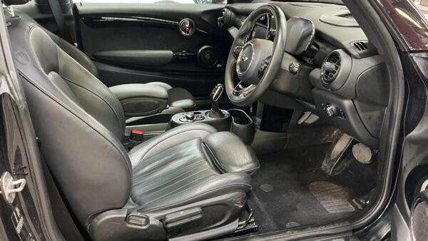 MINI Hatch view 6