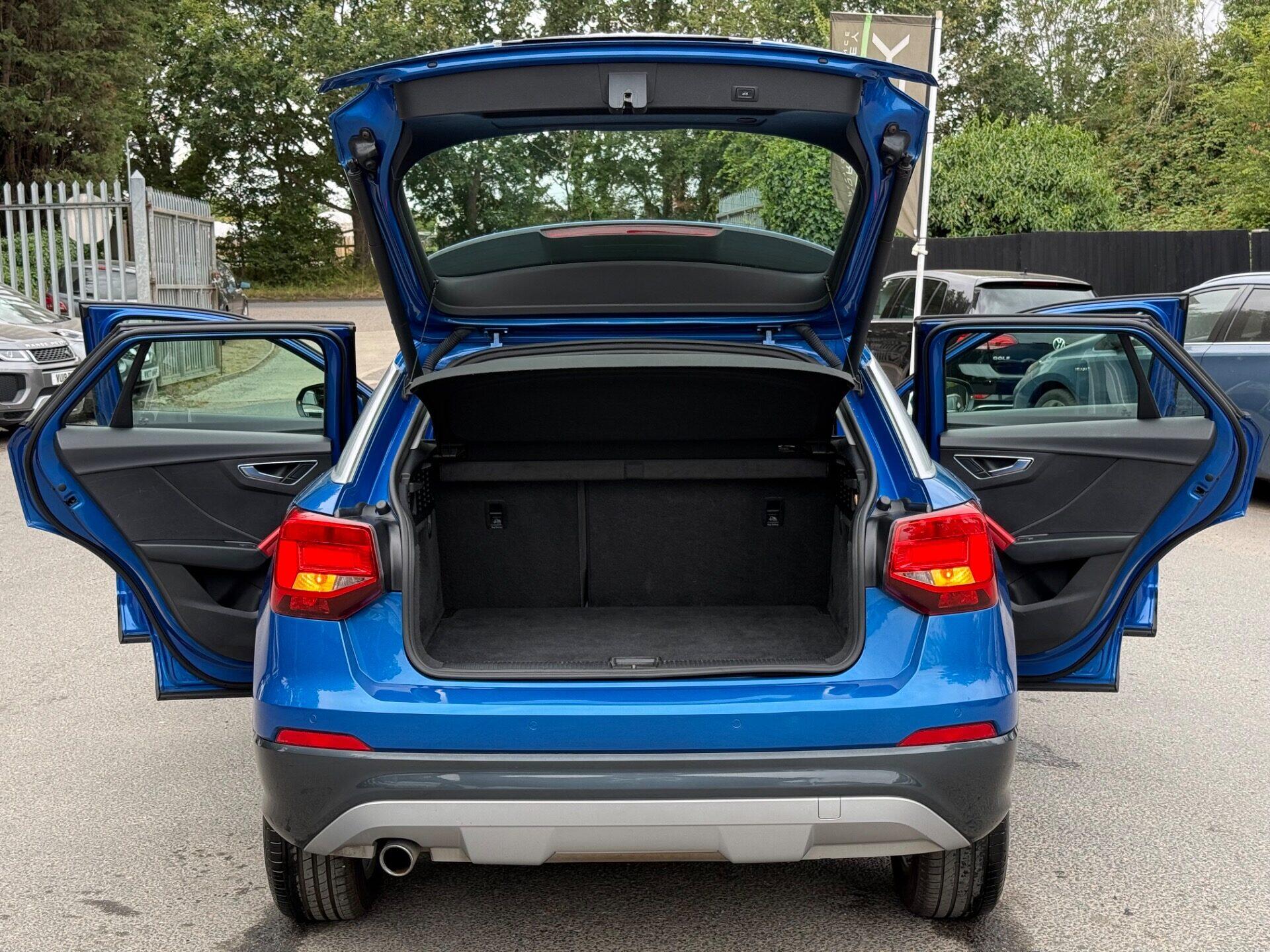 Audi Q2 view 22