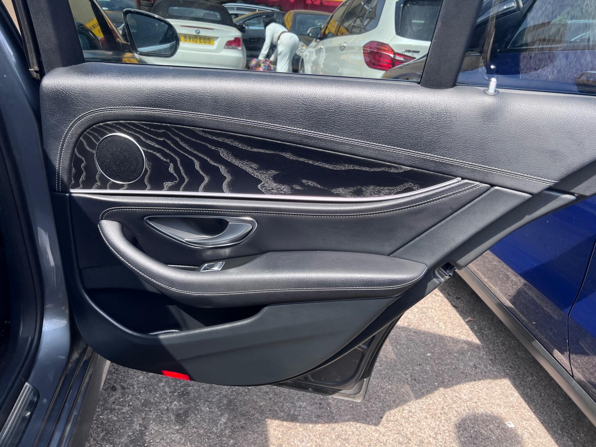 Mercedes-Benz E Class view 30