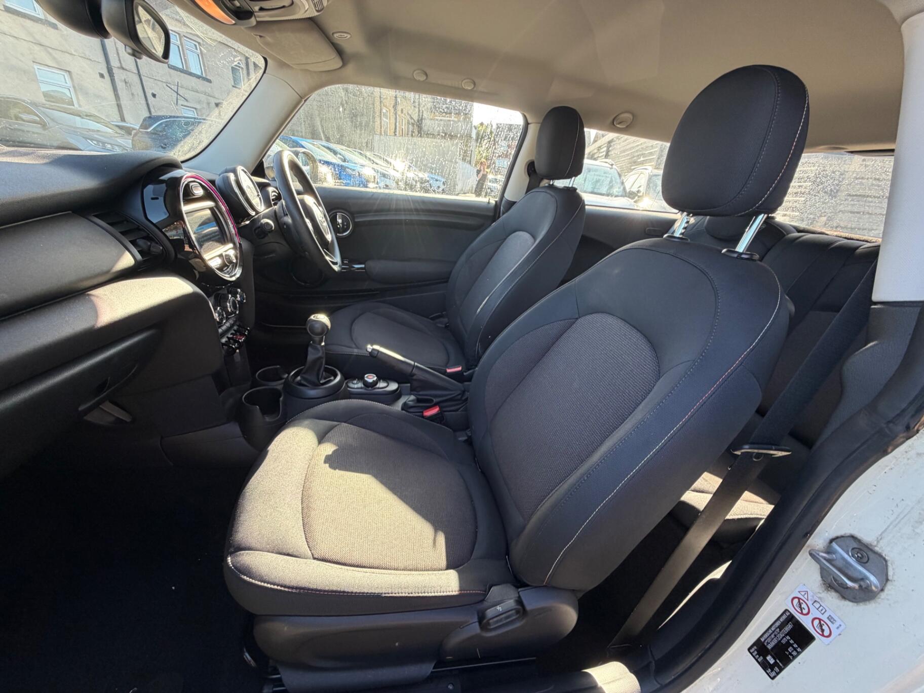 Mini Hatch view 14
