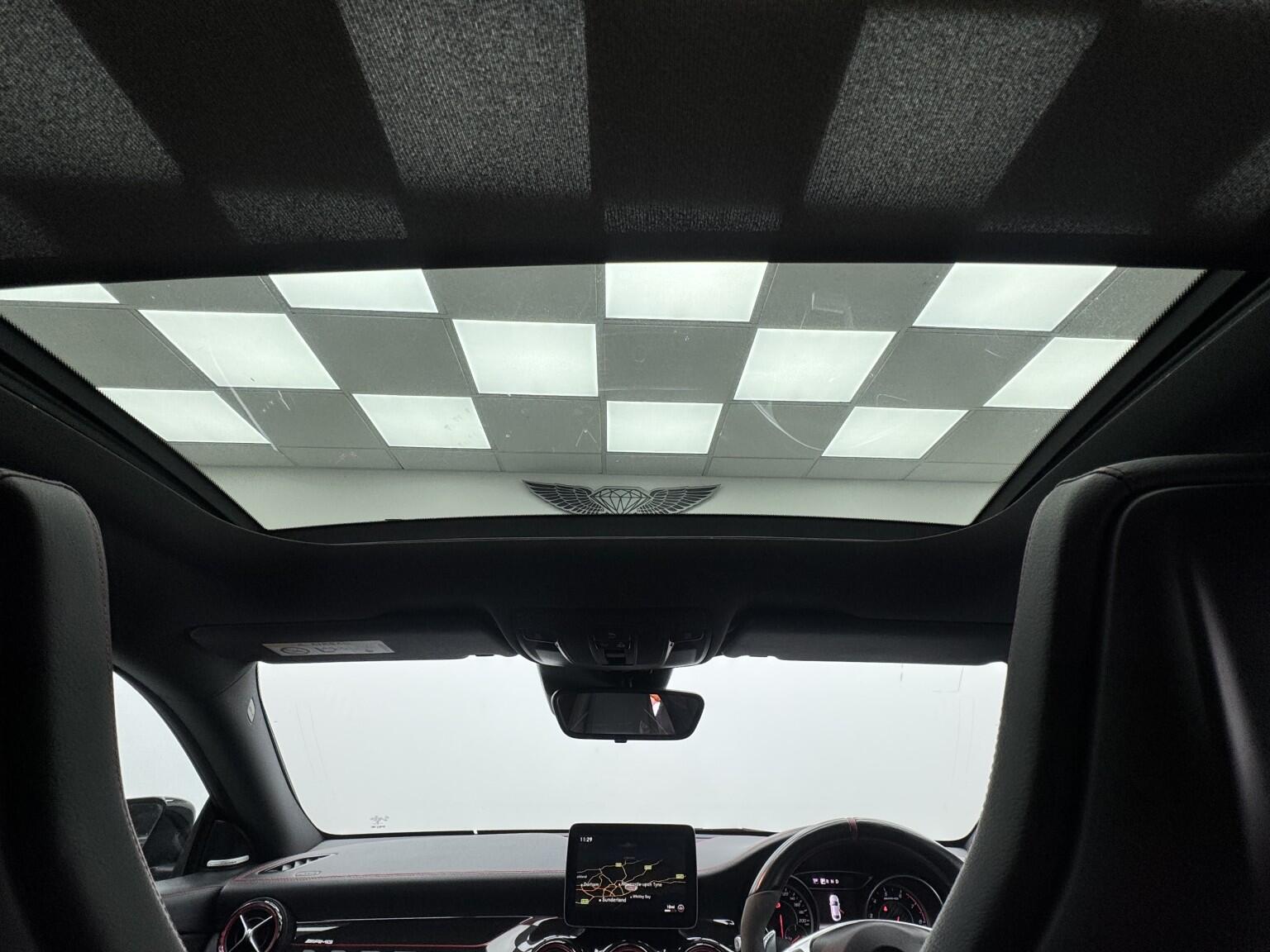 Mercedes-Benz Cla view 28