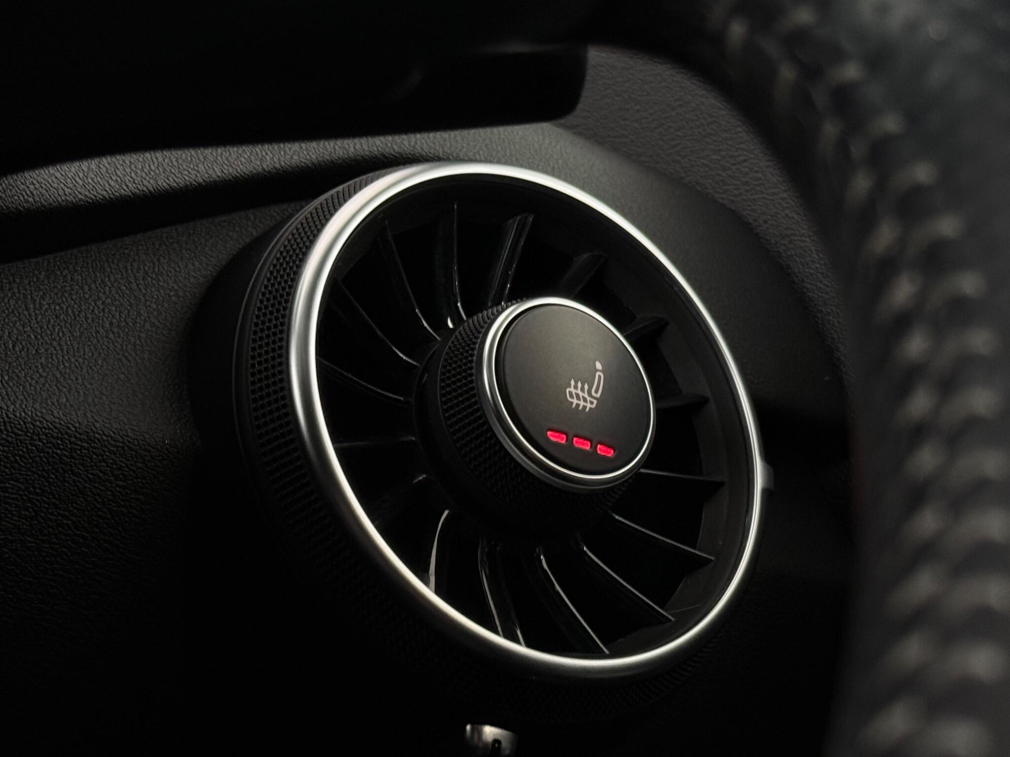 Audi TT view 25