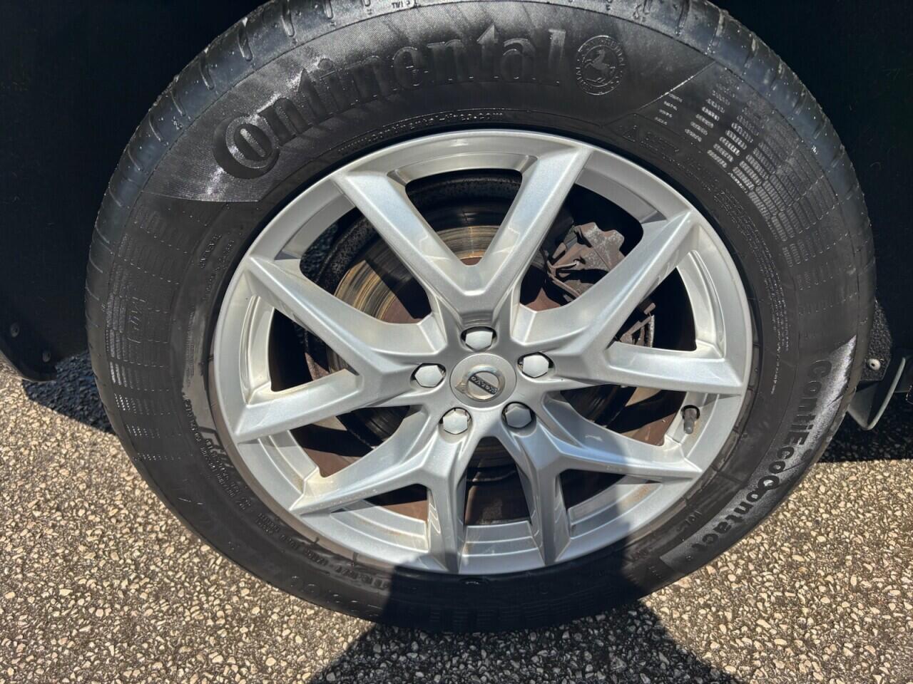 Volvo XC60 view 27