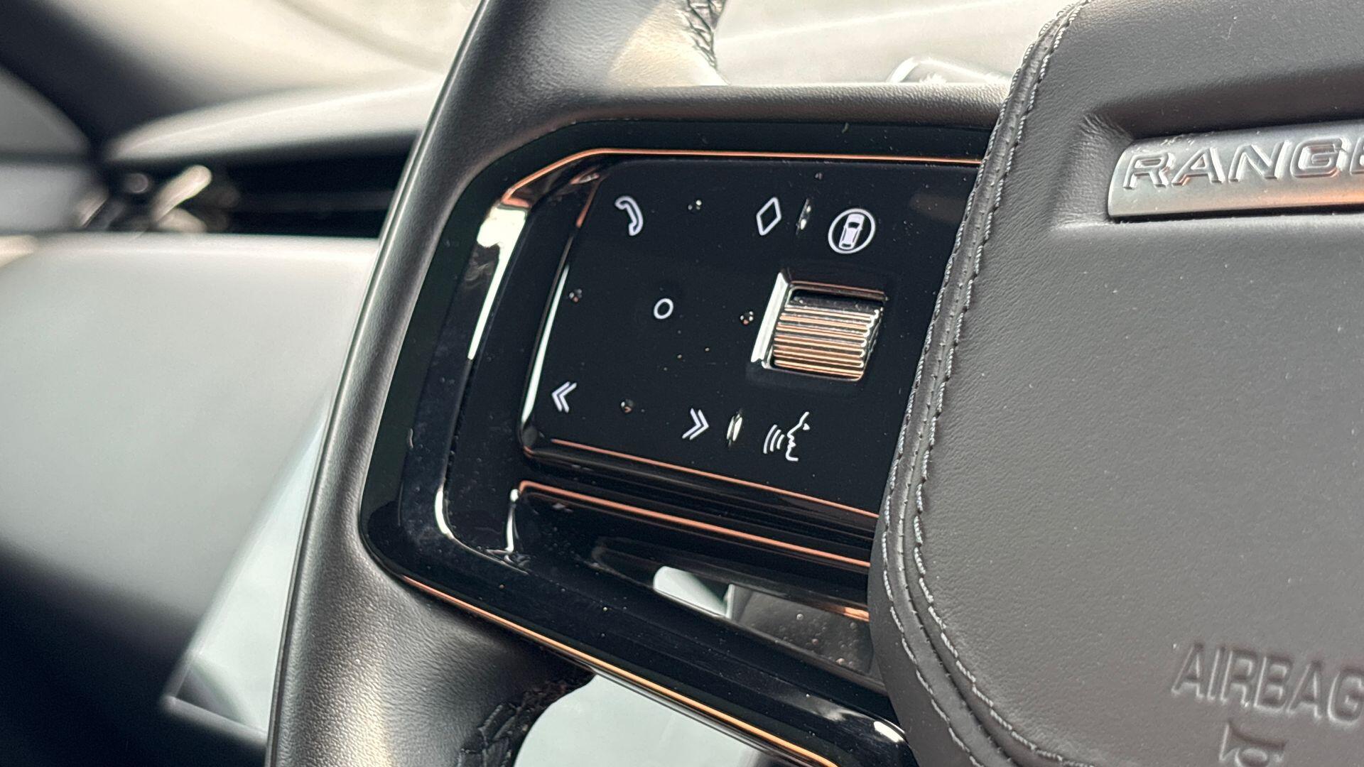 Land Rover Range Rover Evoque view 31