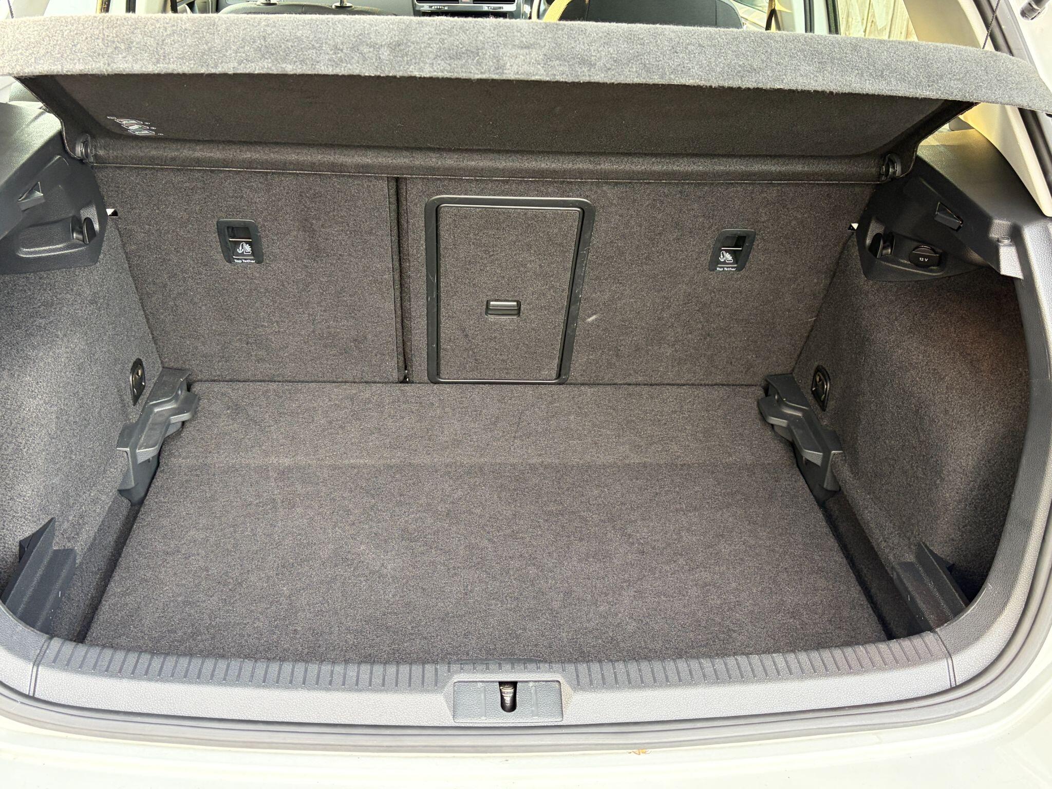 Volkswagen Golf view 21