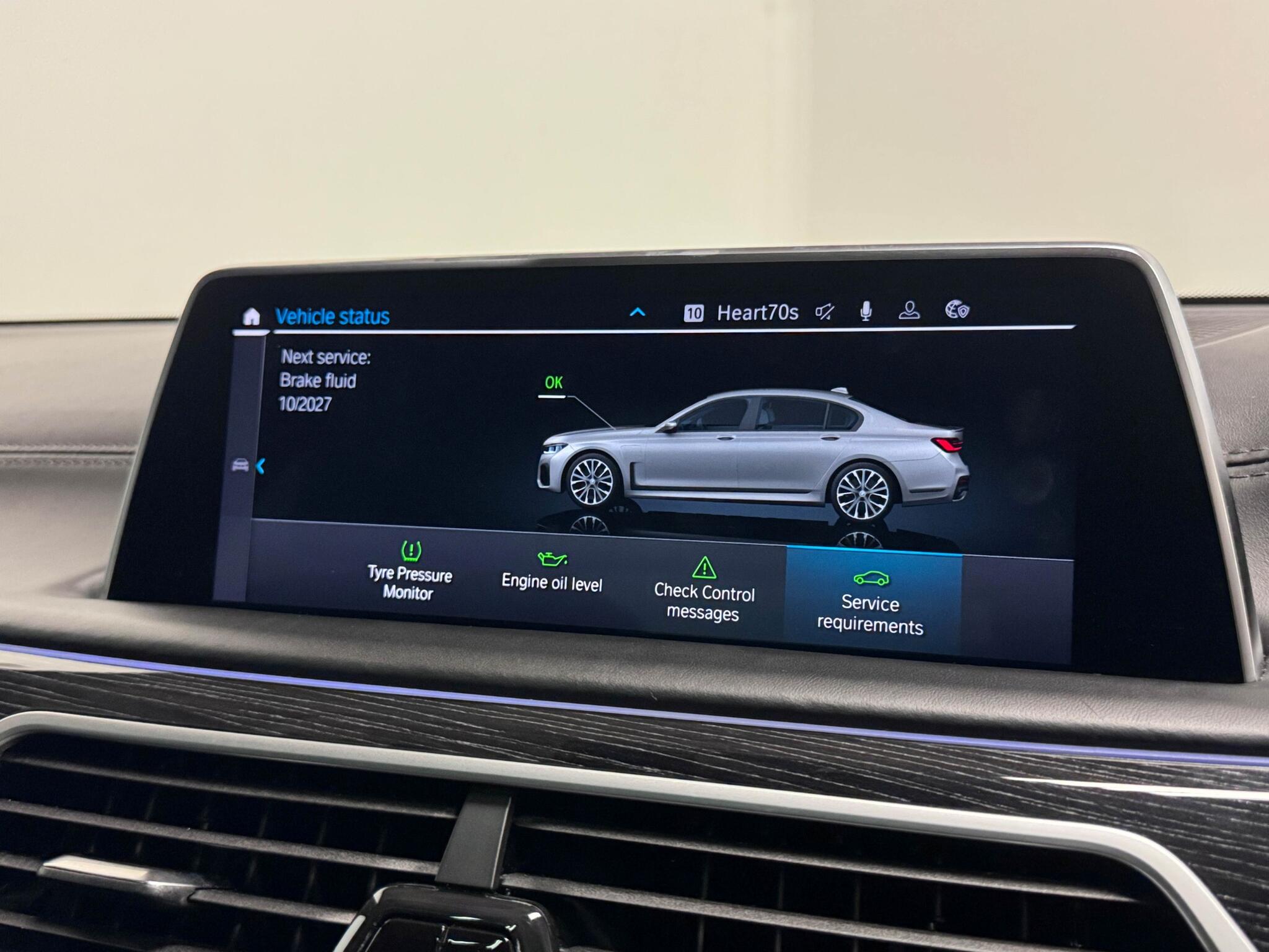 BMW 7 Series view 45