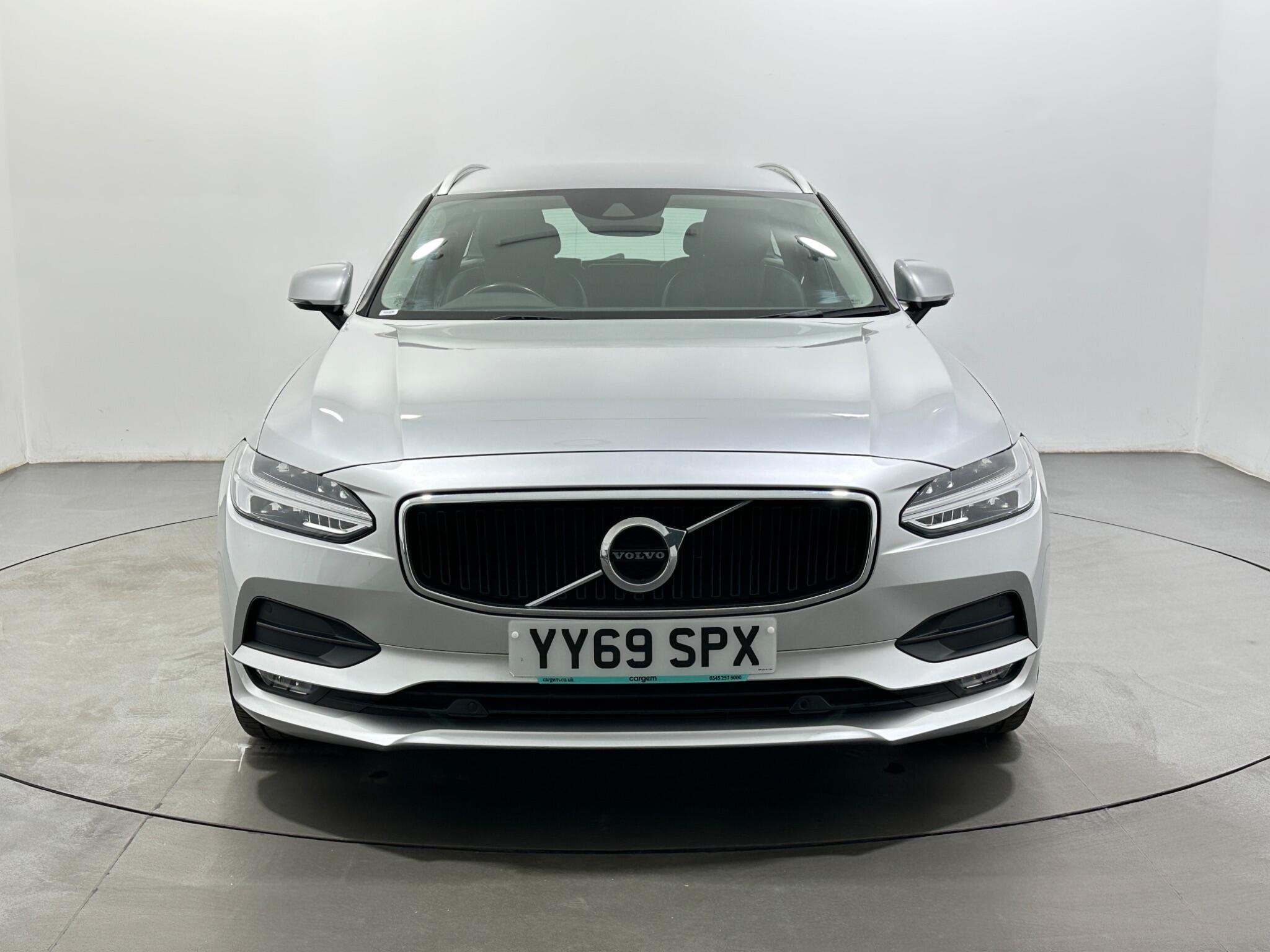 Volvo V90 view 3