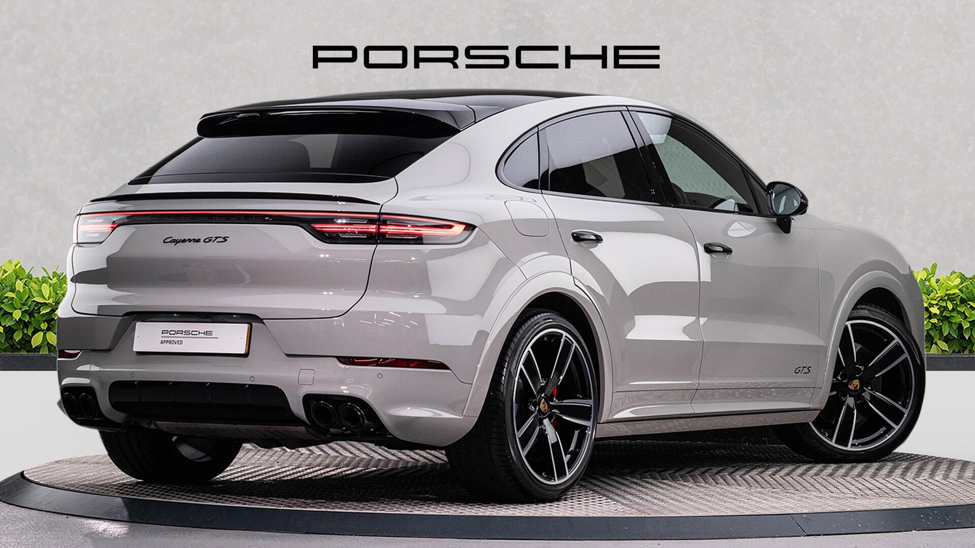 Porsche Cayenne view 7